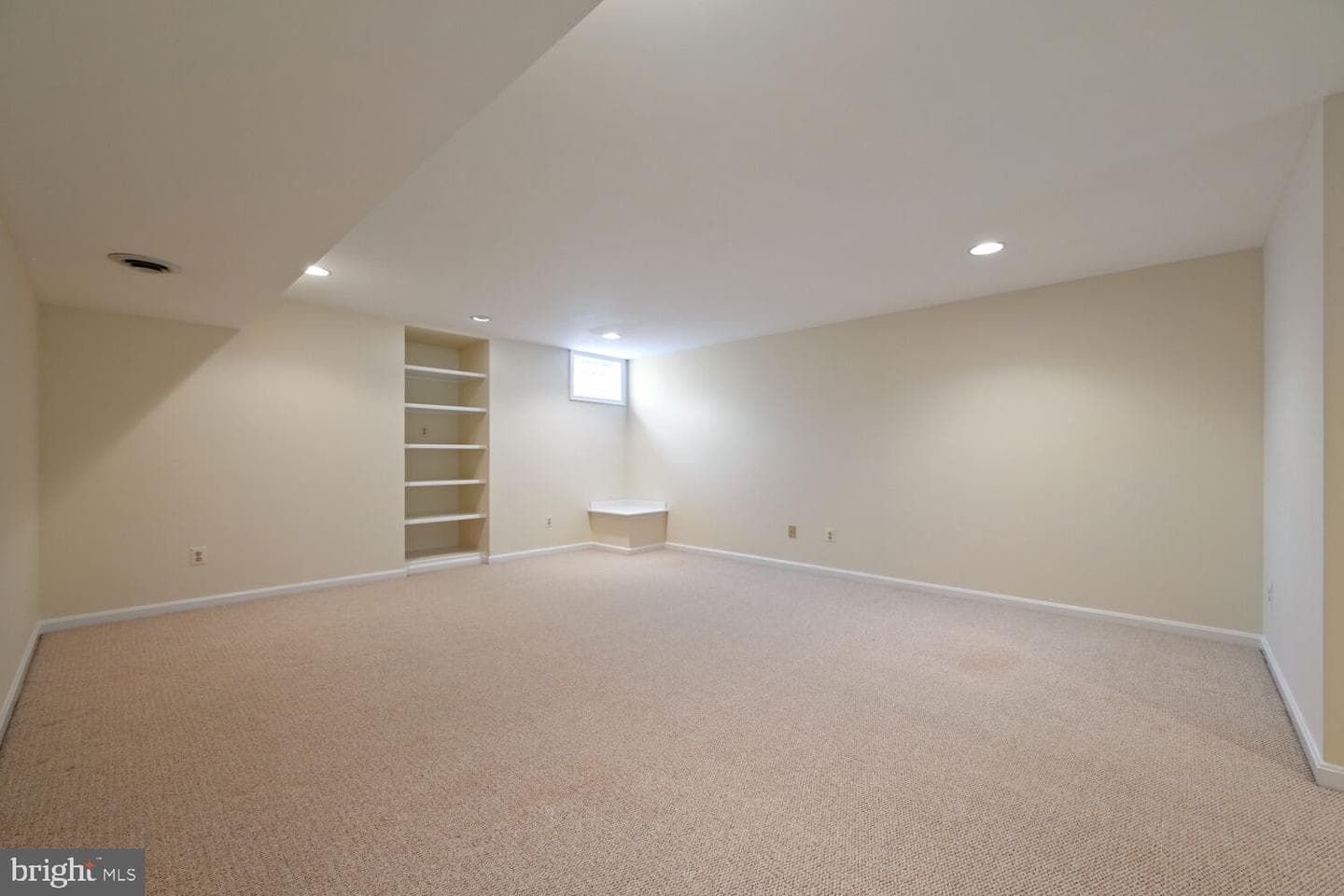 2074 Hammond Avenue photo 34