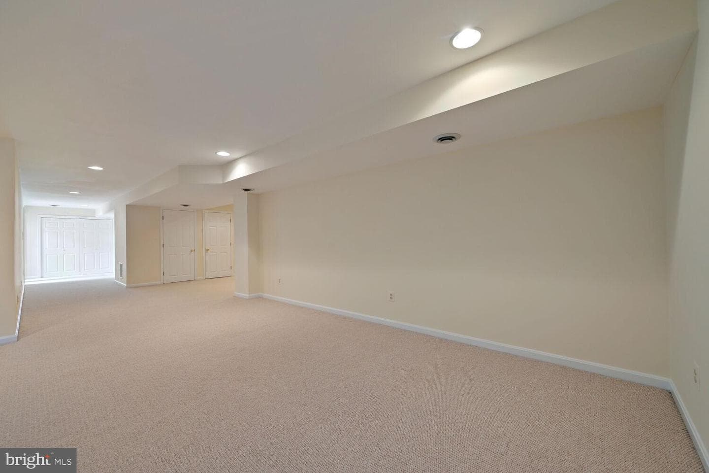 2074 Hammond Avenue photo 36