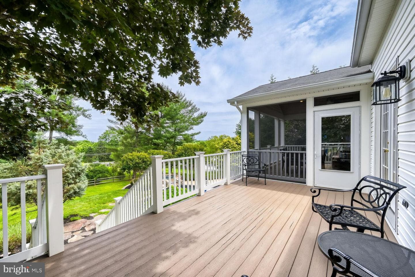 2074 Hammond Avenue photo 38