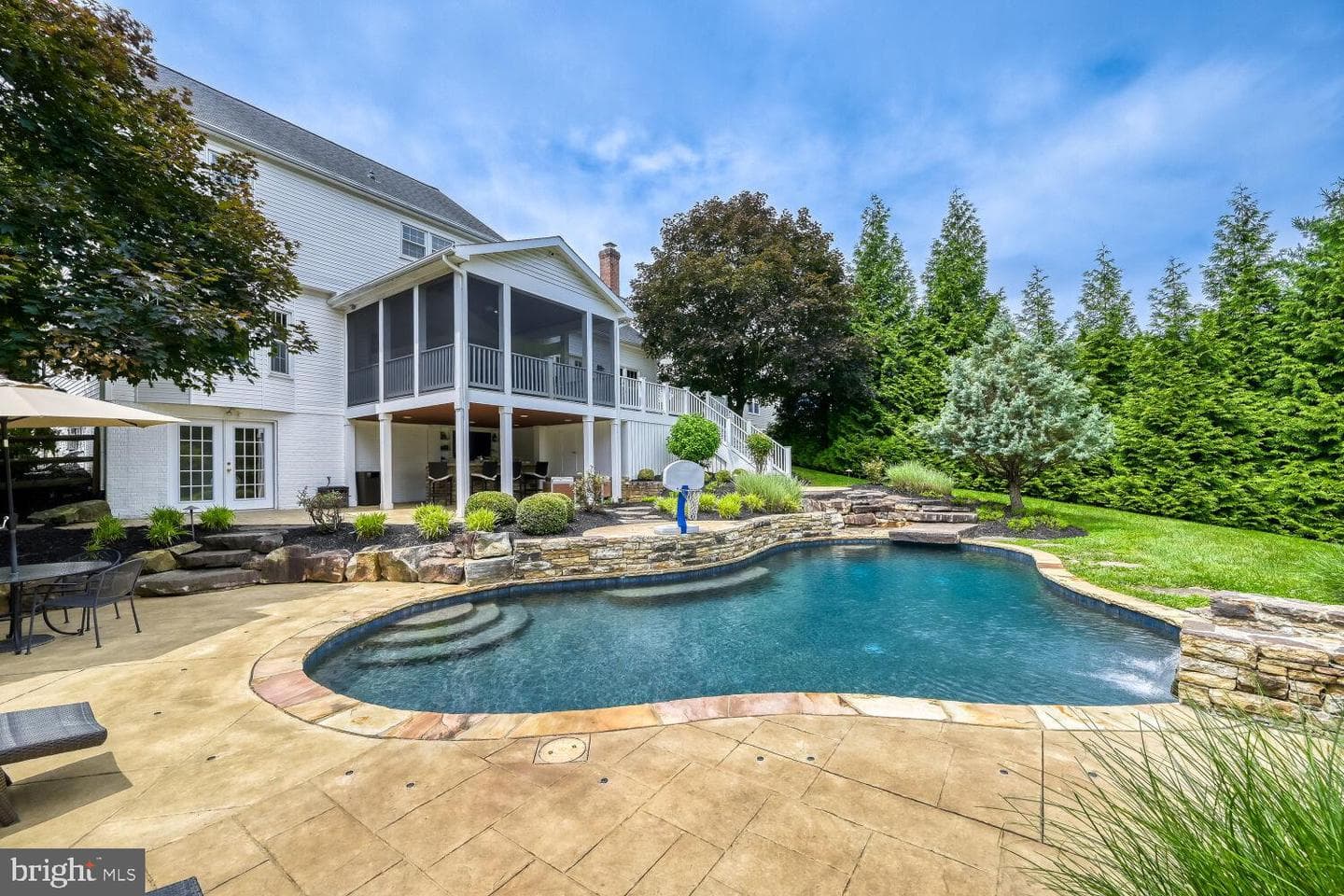 2074 Hammond Avenue photo 42
