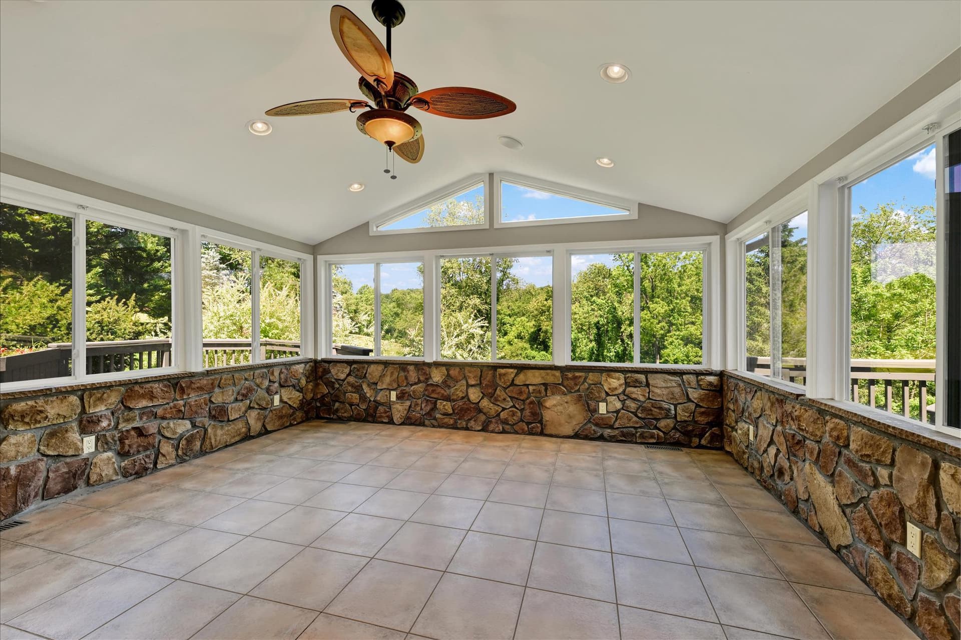 24 Landau Drive photo 33