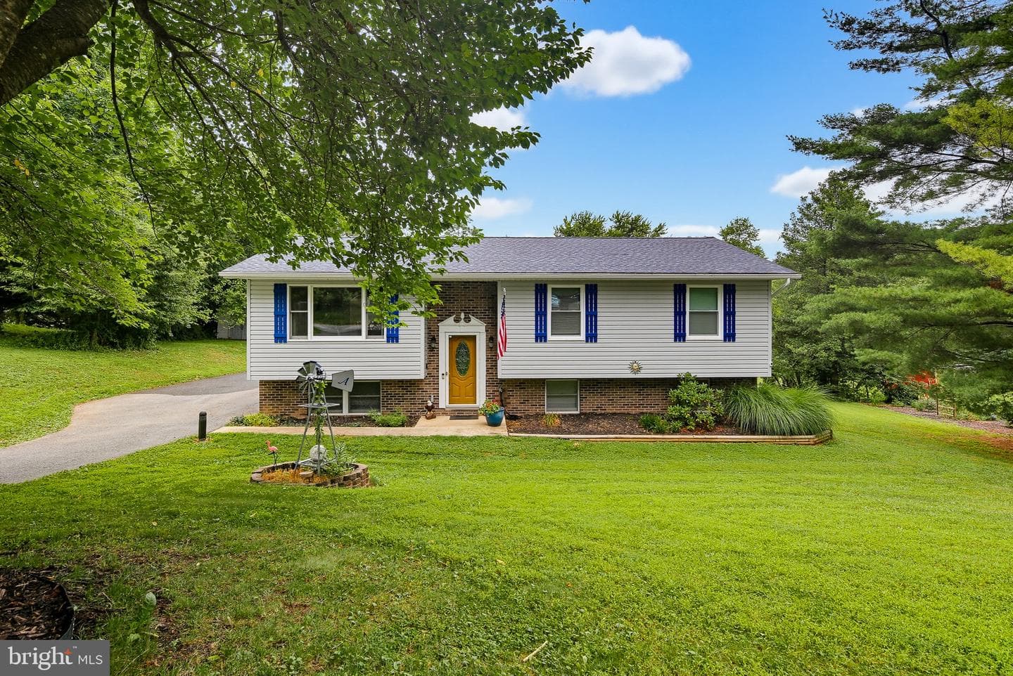 1488 Algonquin Court photo 1