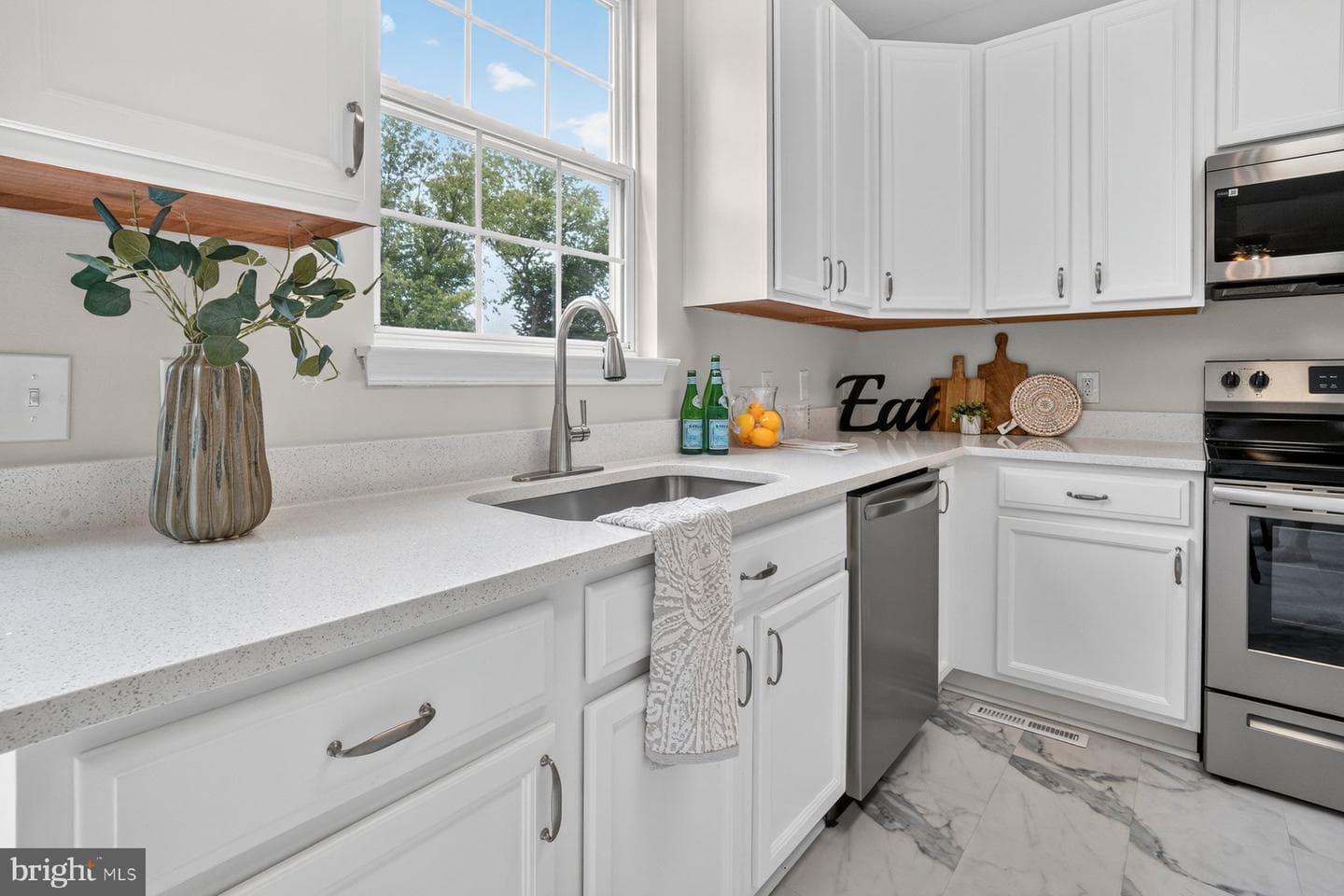 242 Colbert Street photo 14