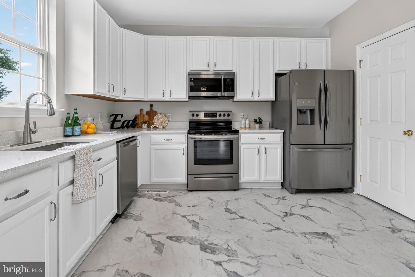 242 Colbert Street photo 15
