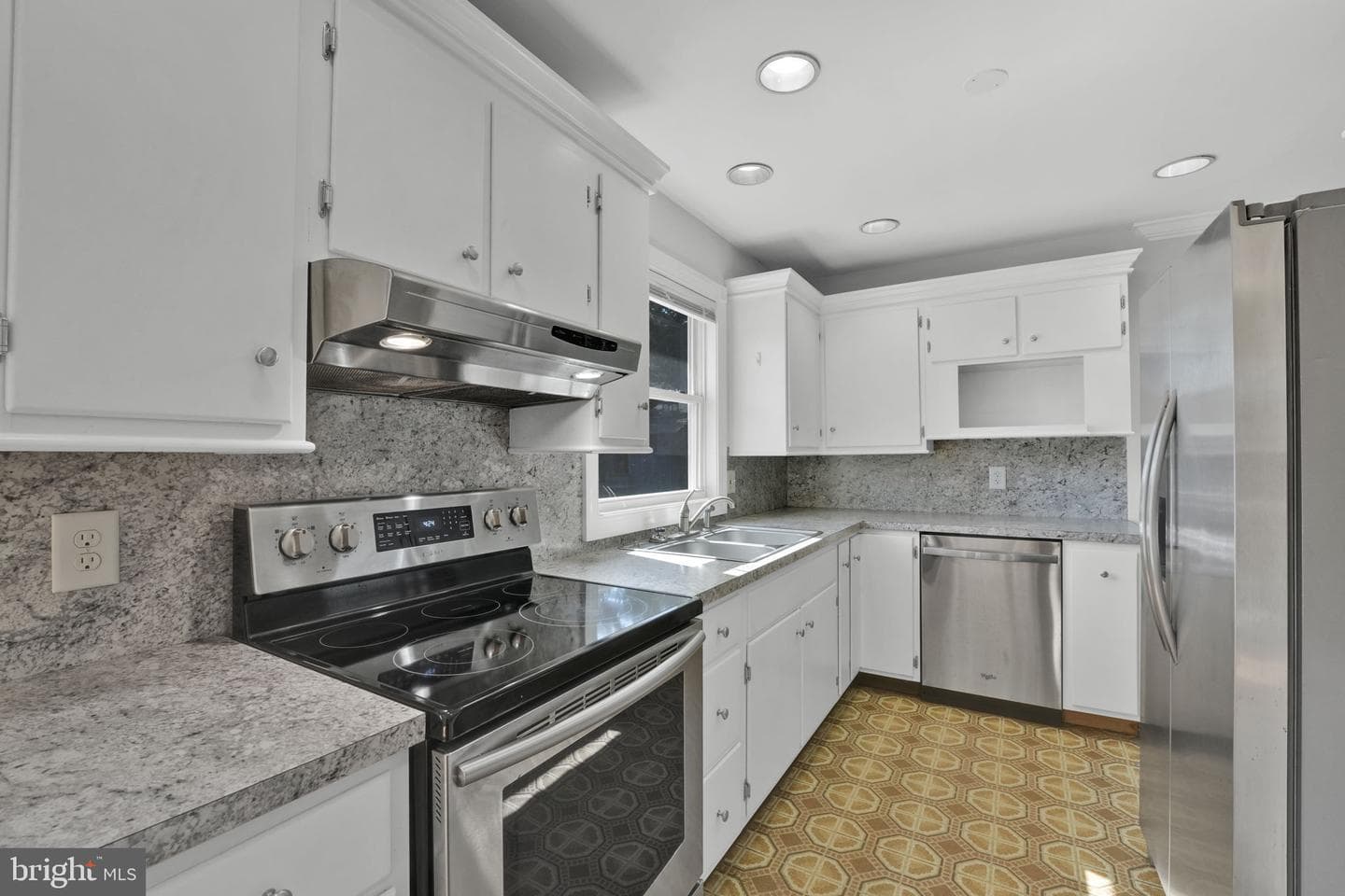 810 Wisteria Drive photo 28