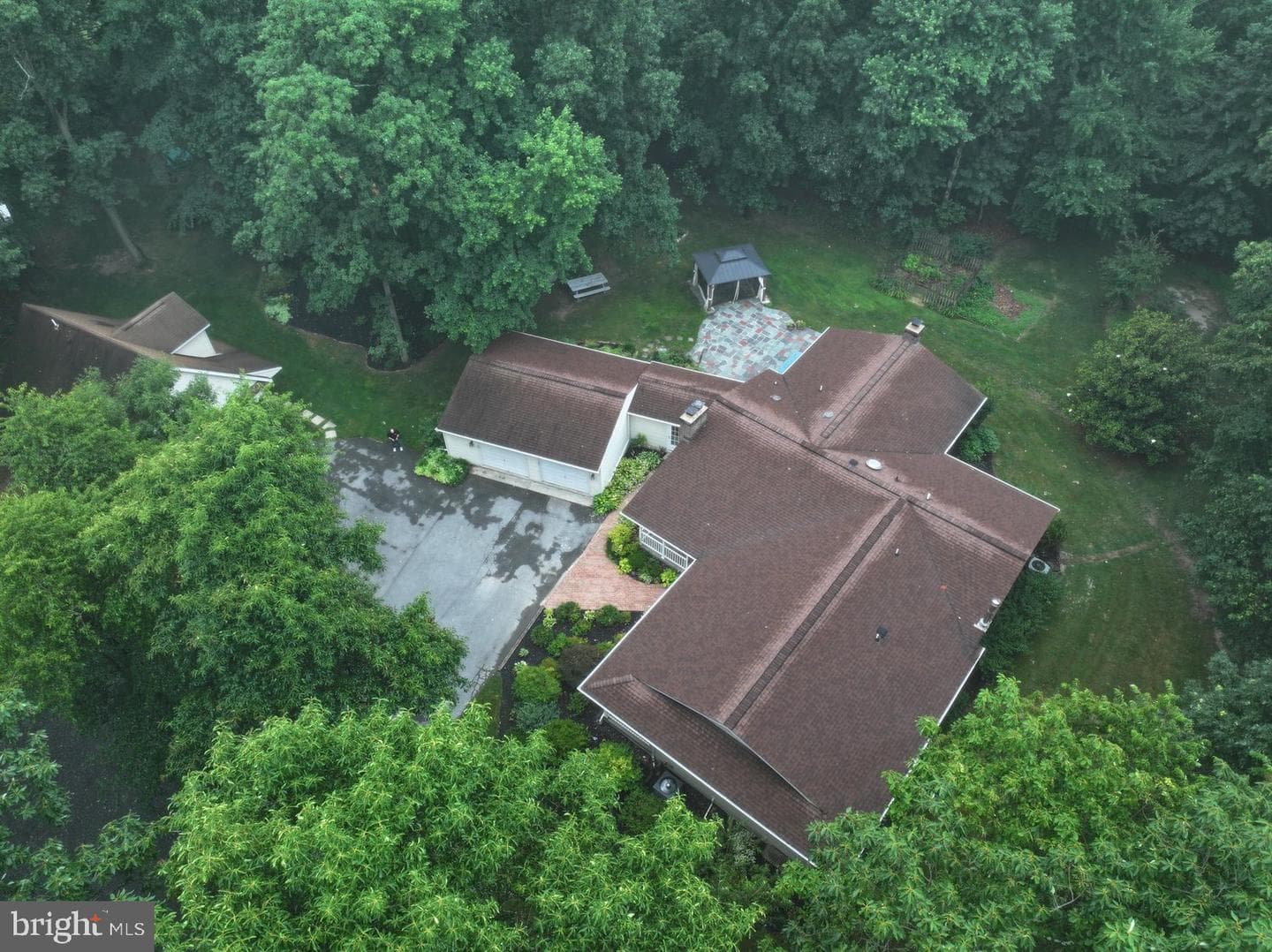2404 Braddock Road photo 3