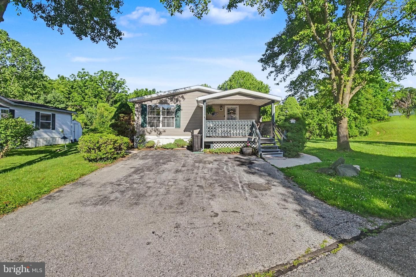 121 Lassiter Circle photo 3