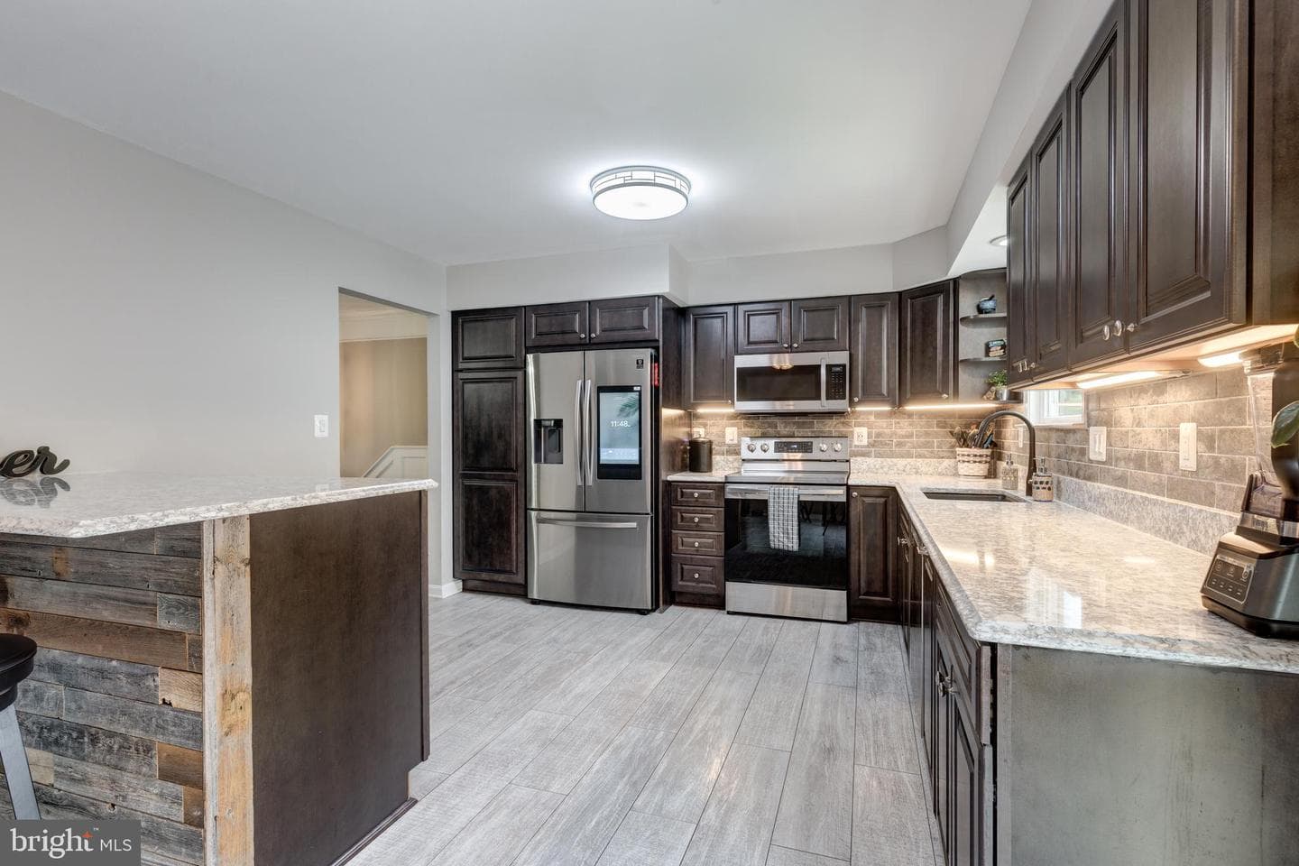 213 Roth Avenue photo 11