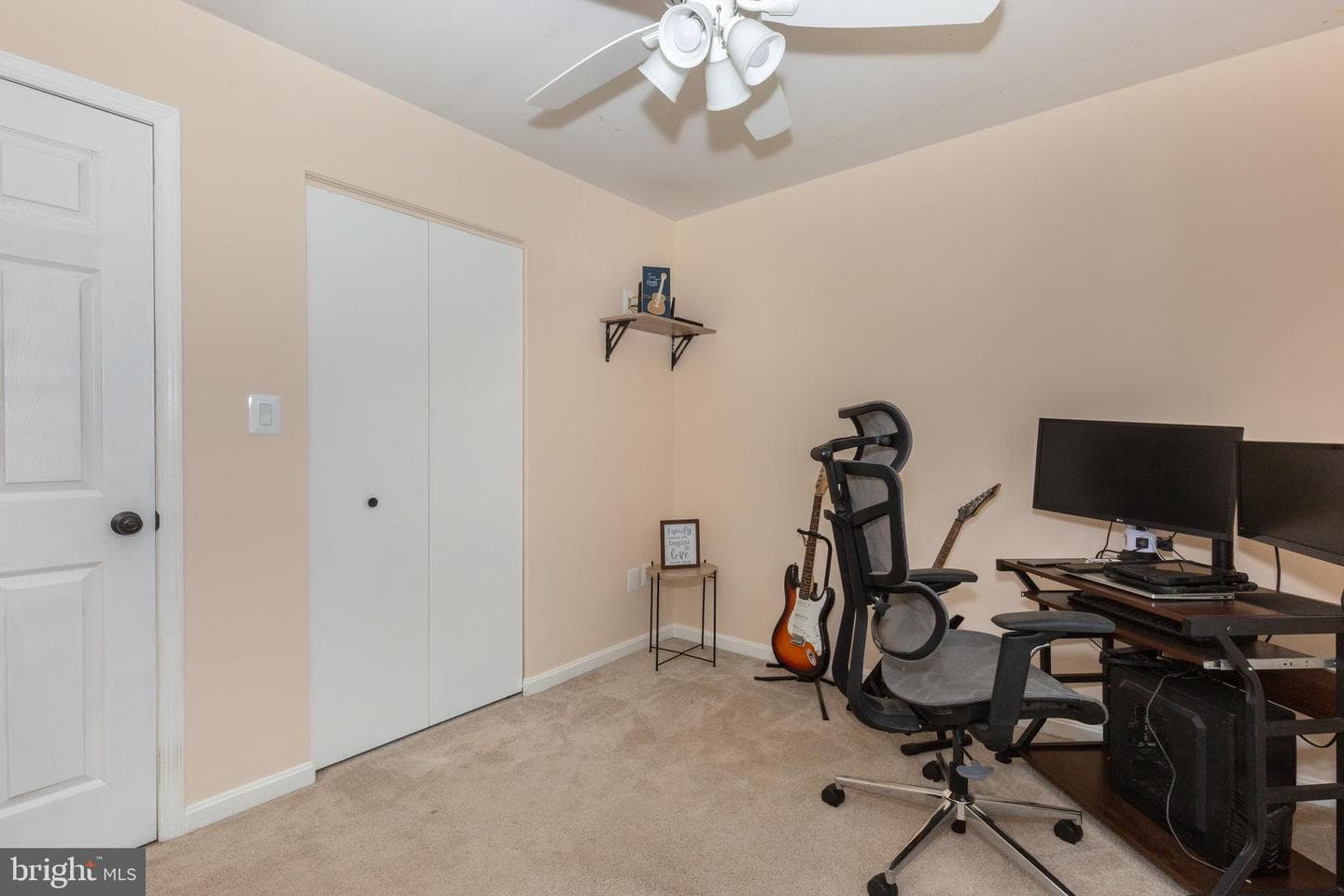 213 Roth Avenue photo 26