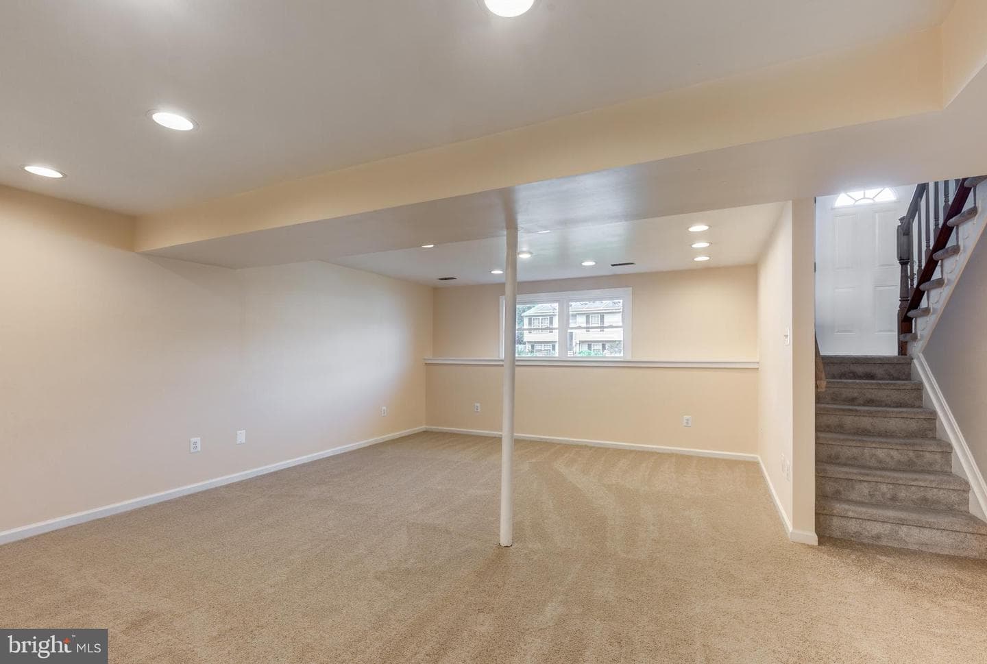 213 Roth Avenue photo 30