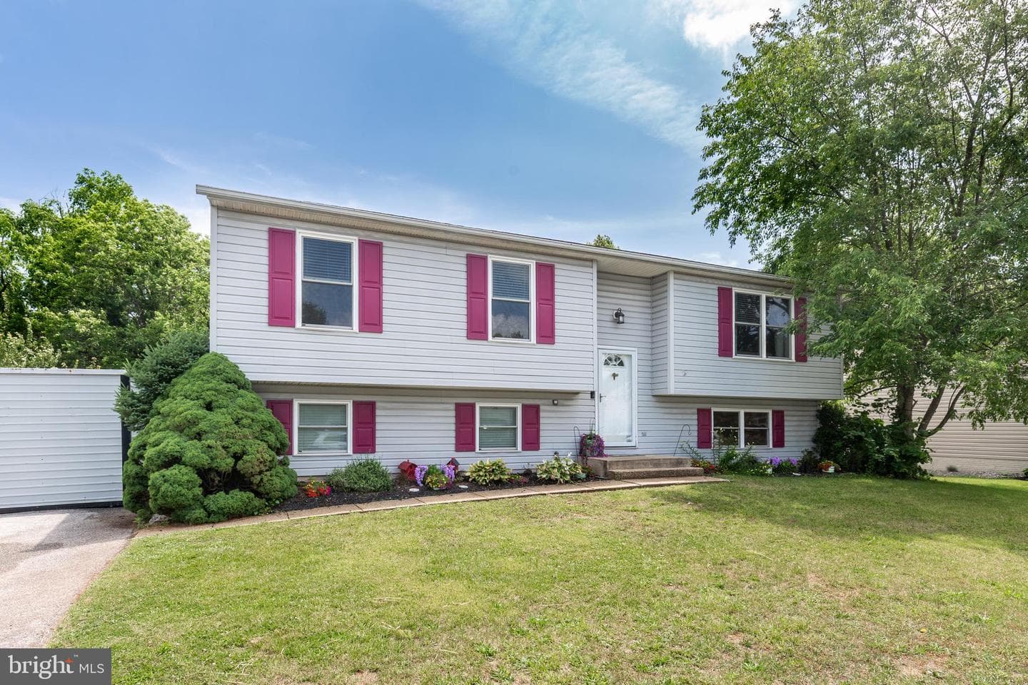213 Roth Avenue photo 43