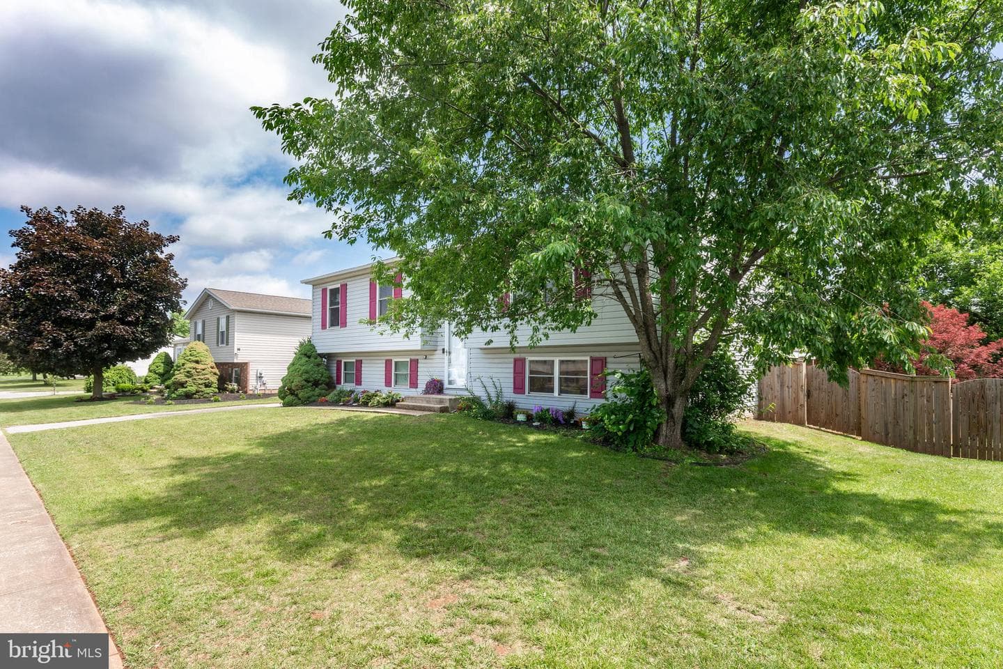 213 Roth Avenue photo 45