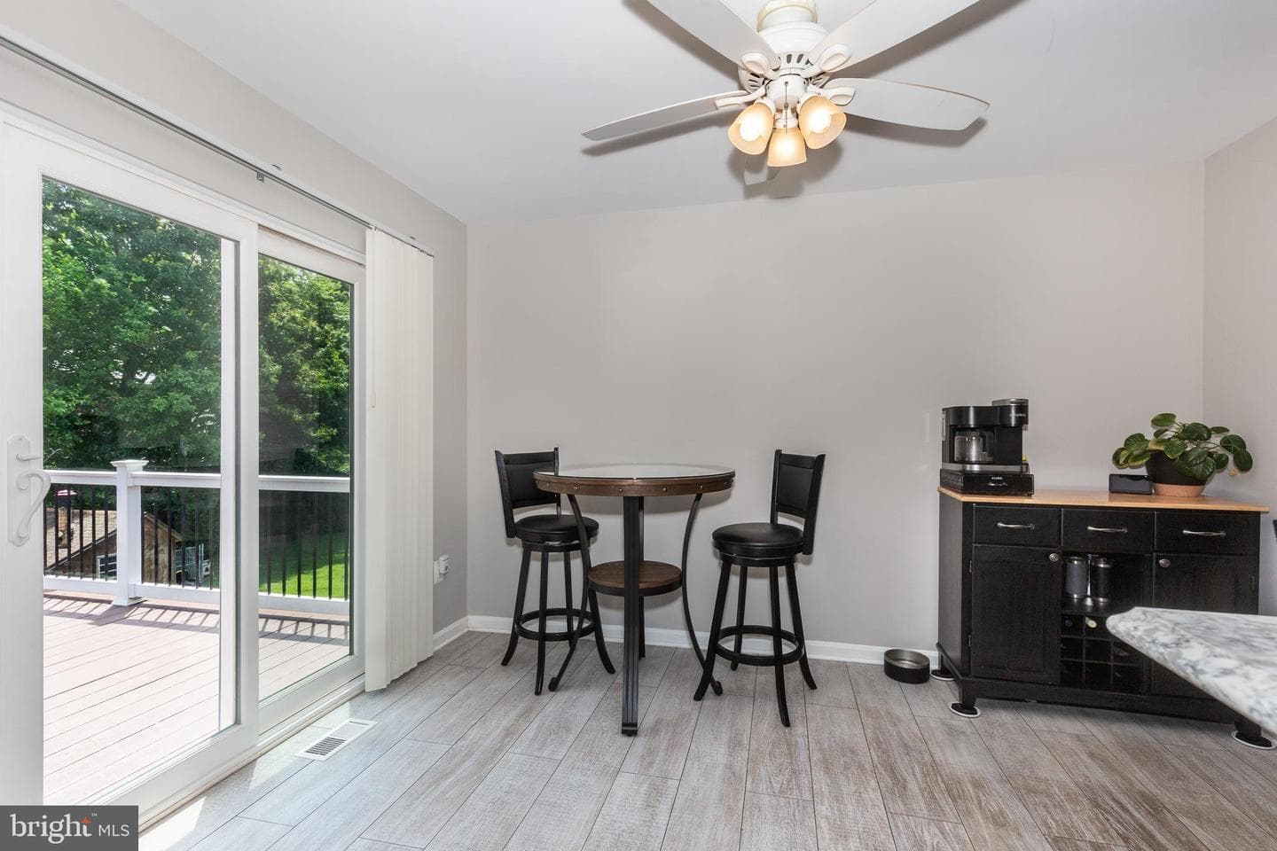213 Roth Avenue photo 8