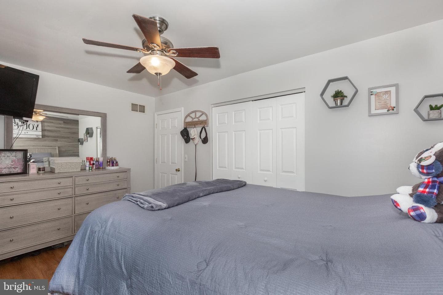 517 Trevanion Terrace photo 28