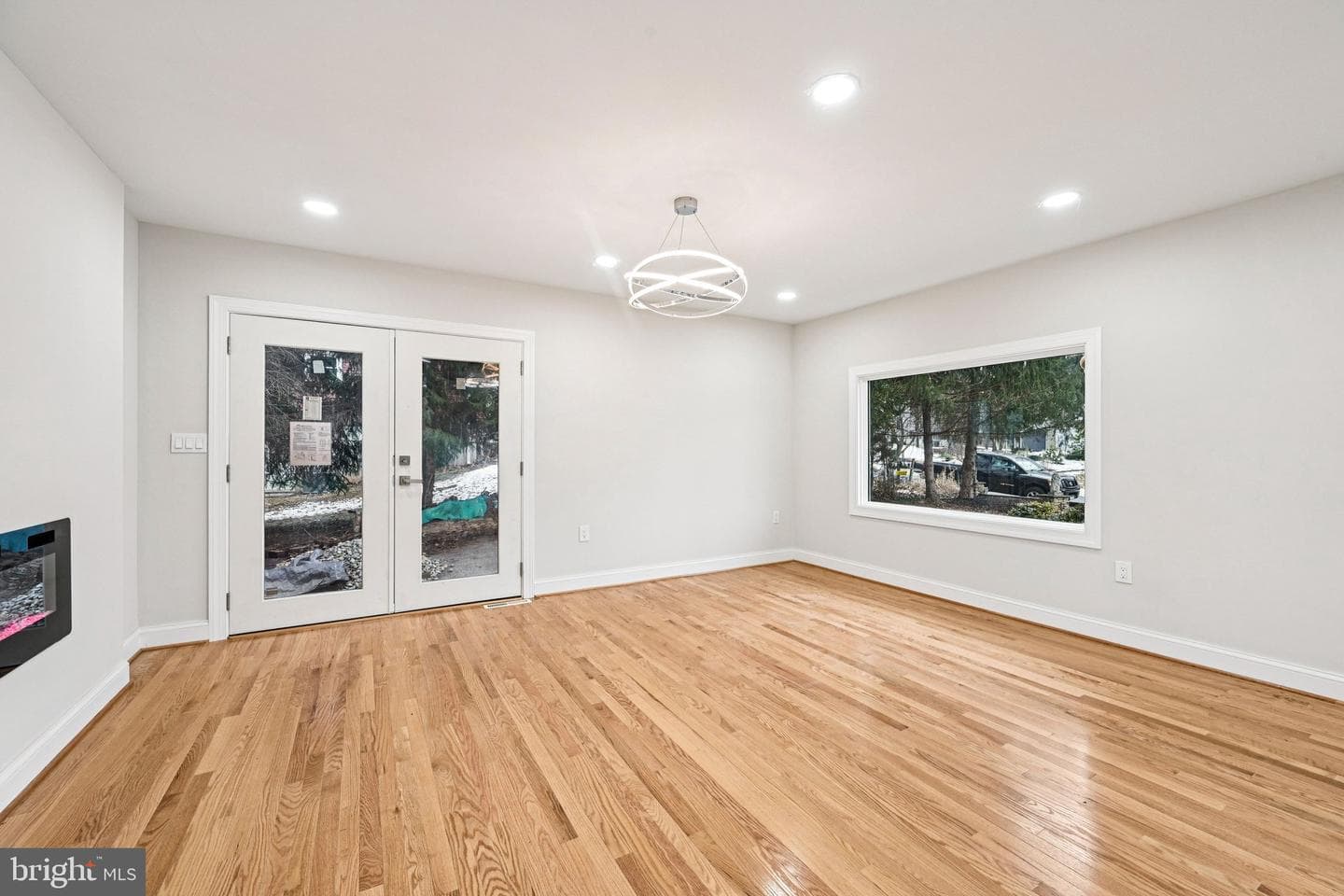 5806 Miriam Drive photo 9