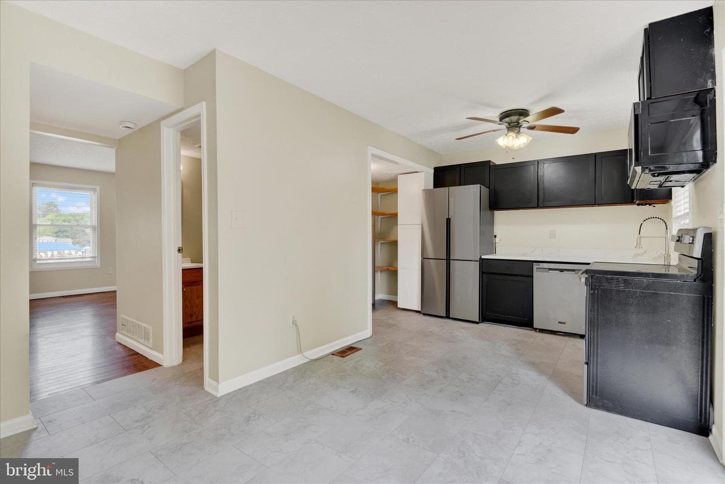 317 Stacy Lee Drive photo 8