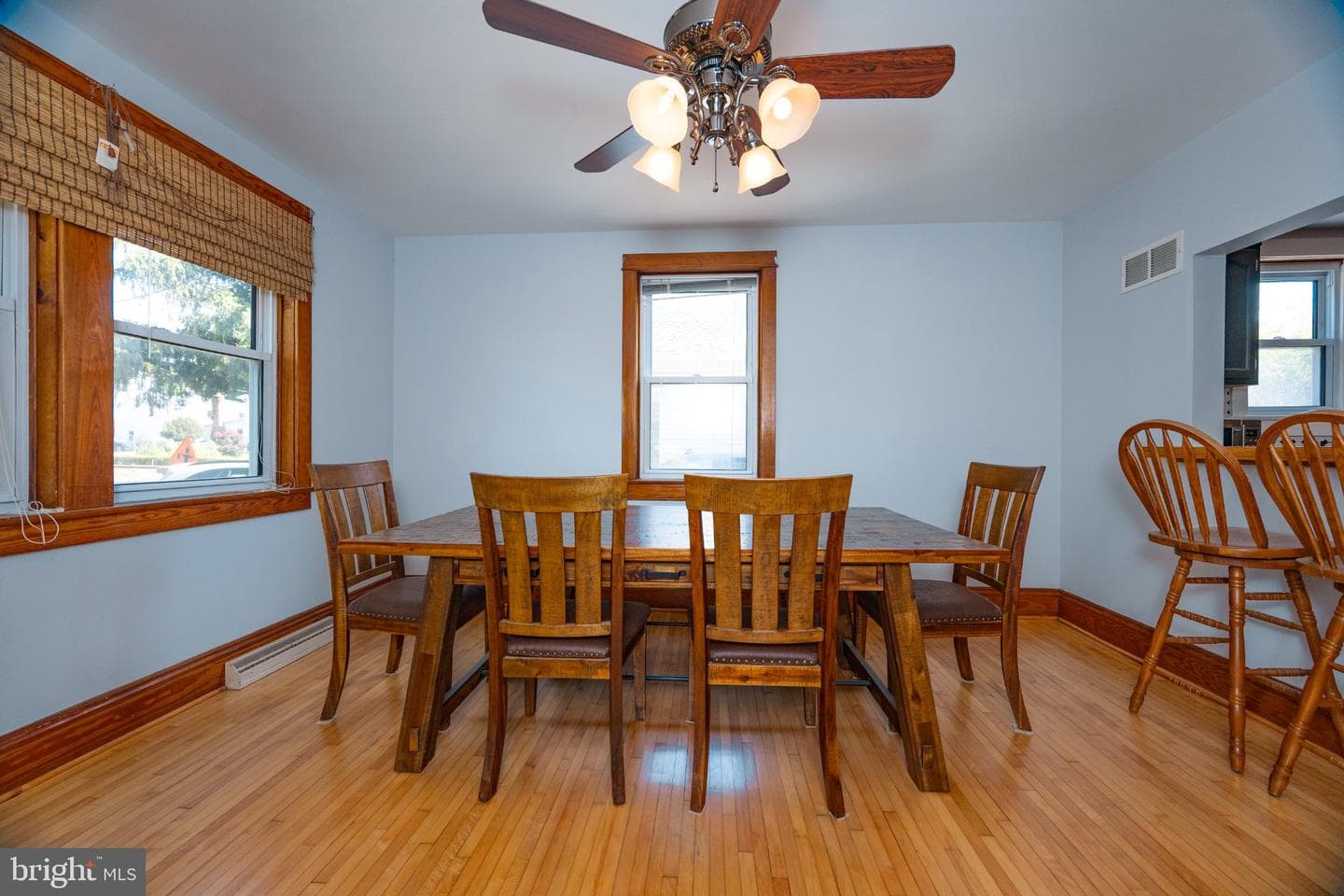 515 Locust photo 36