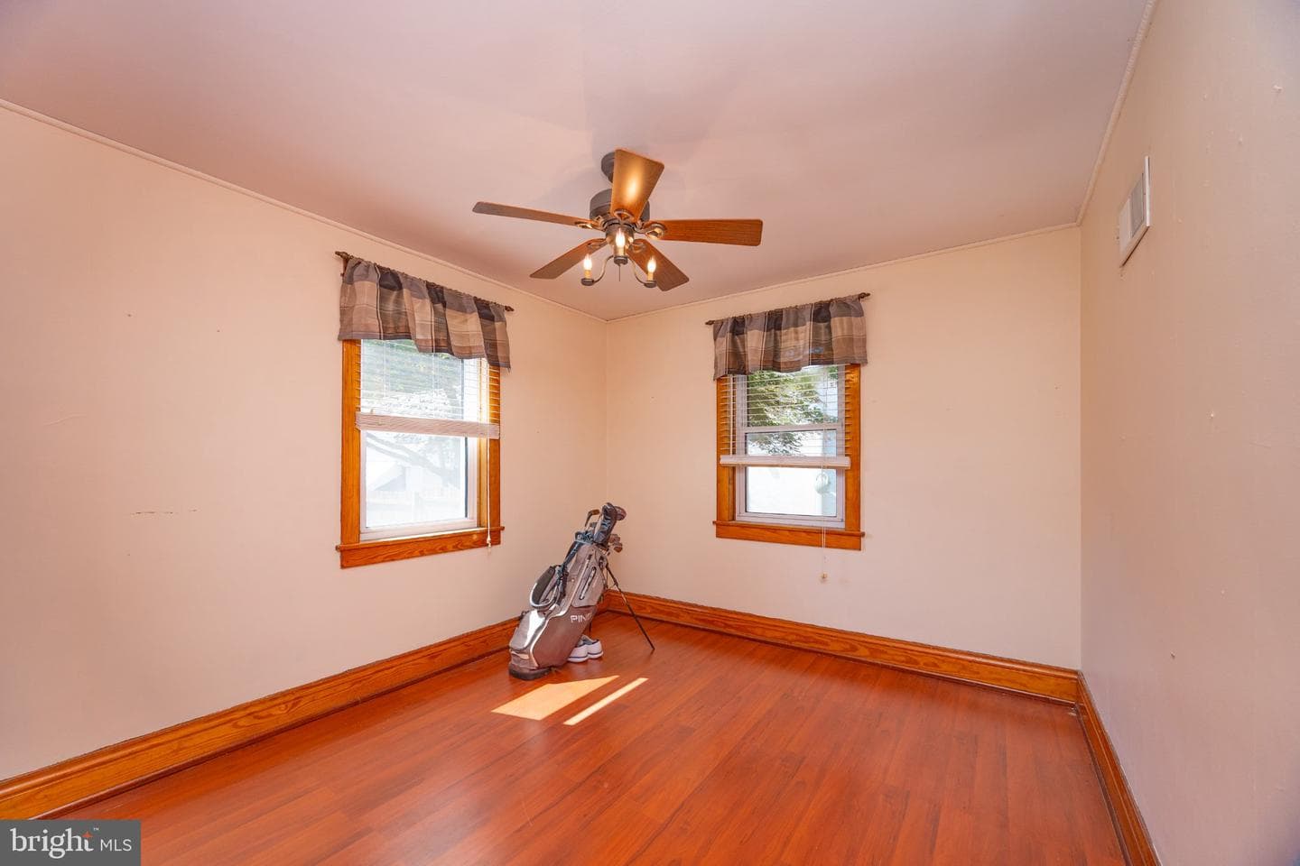 515 Locust photo 61