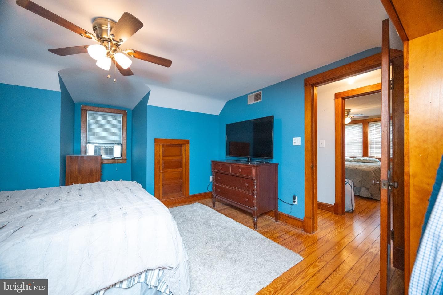 515 Locust photo 63