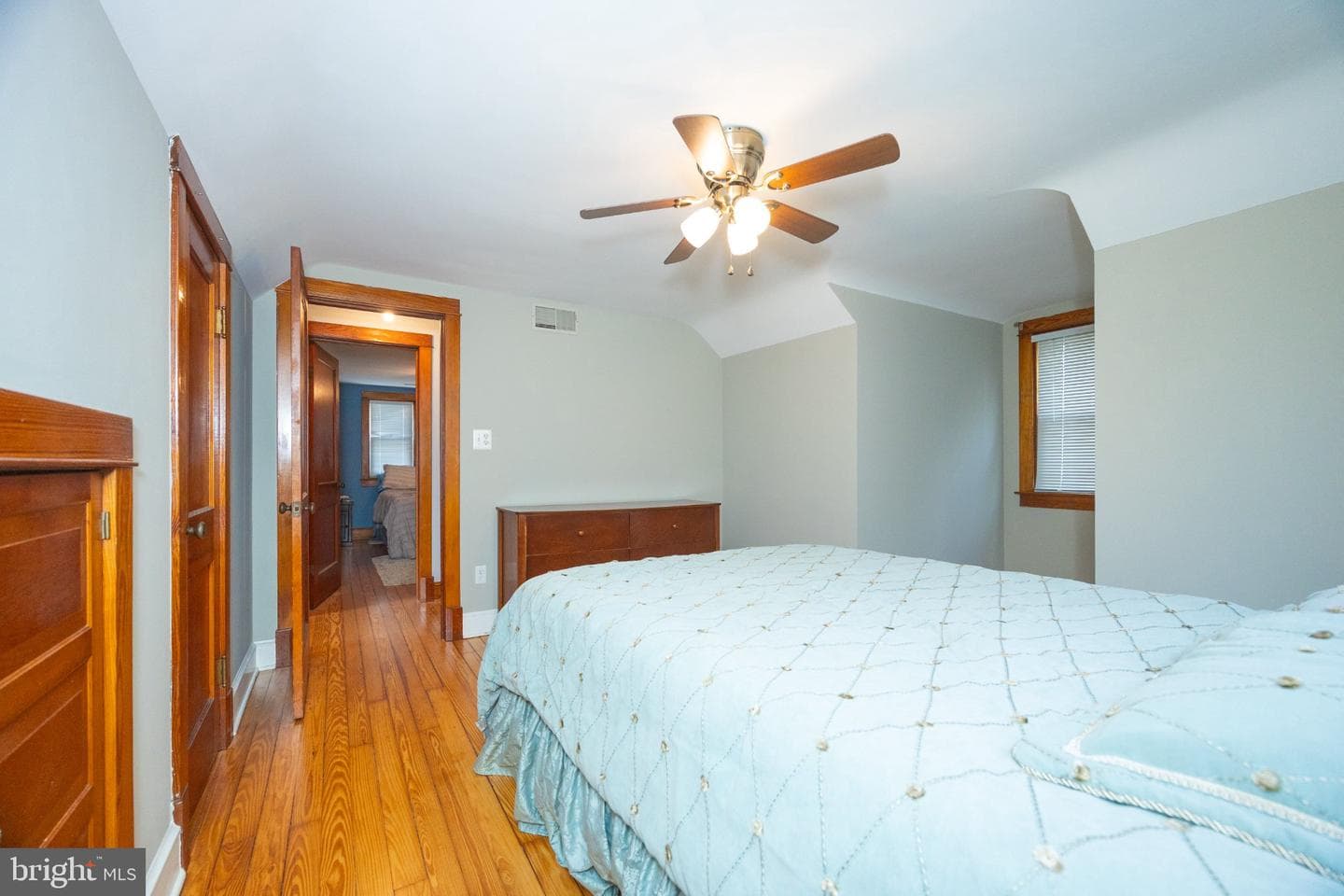 515 Locust photo 66