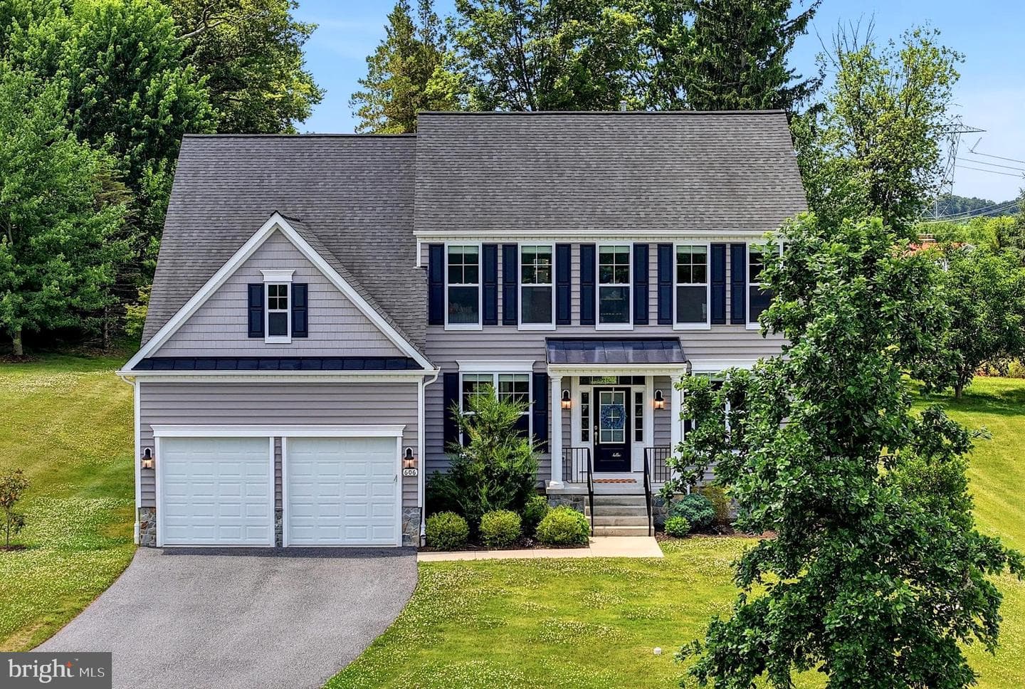 606 Candice Dr, Mount Airy