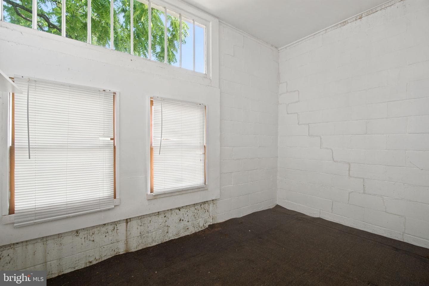 112 E Main Street photo 37