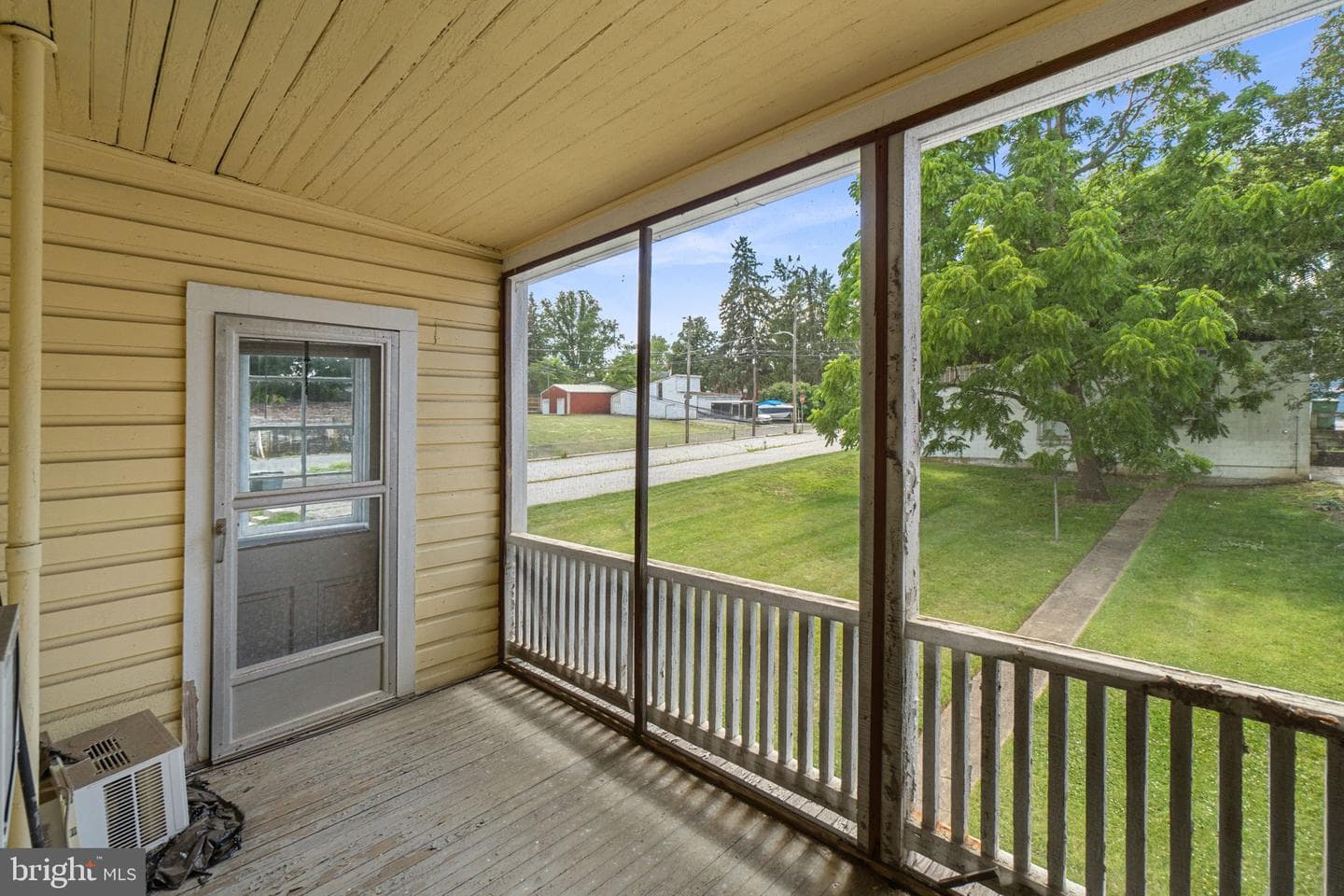 112 E Main Street photo 38