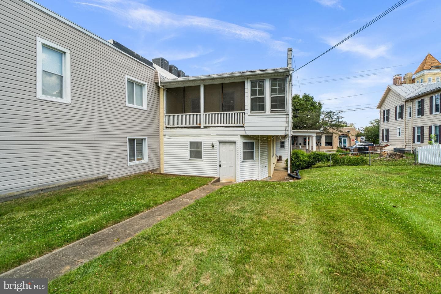 112 E Main Street photo 40