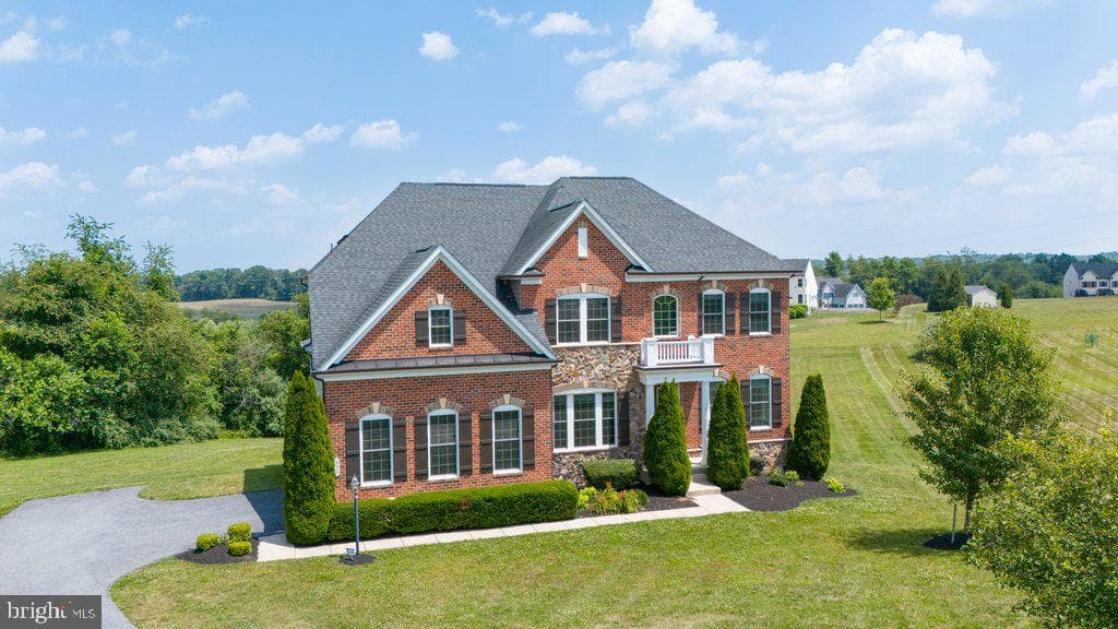 555 Parkland Road photo 5