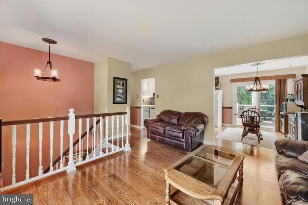 895 Severn Court photo 17