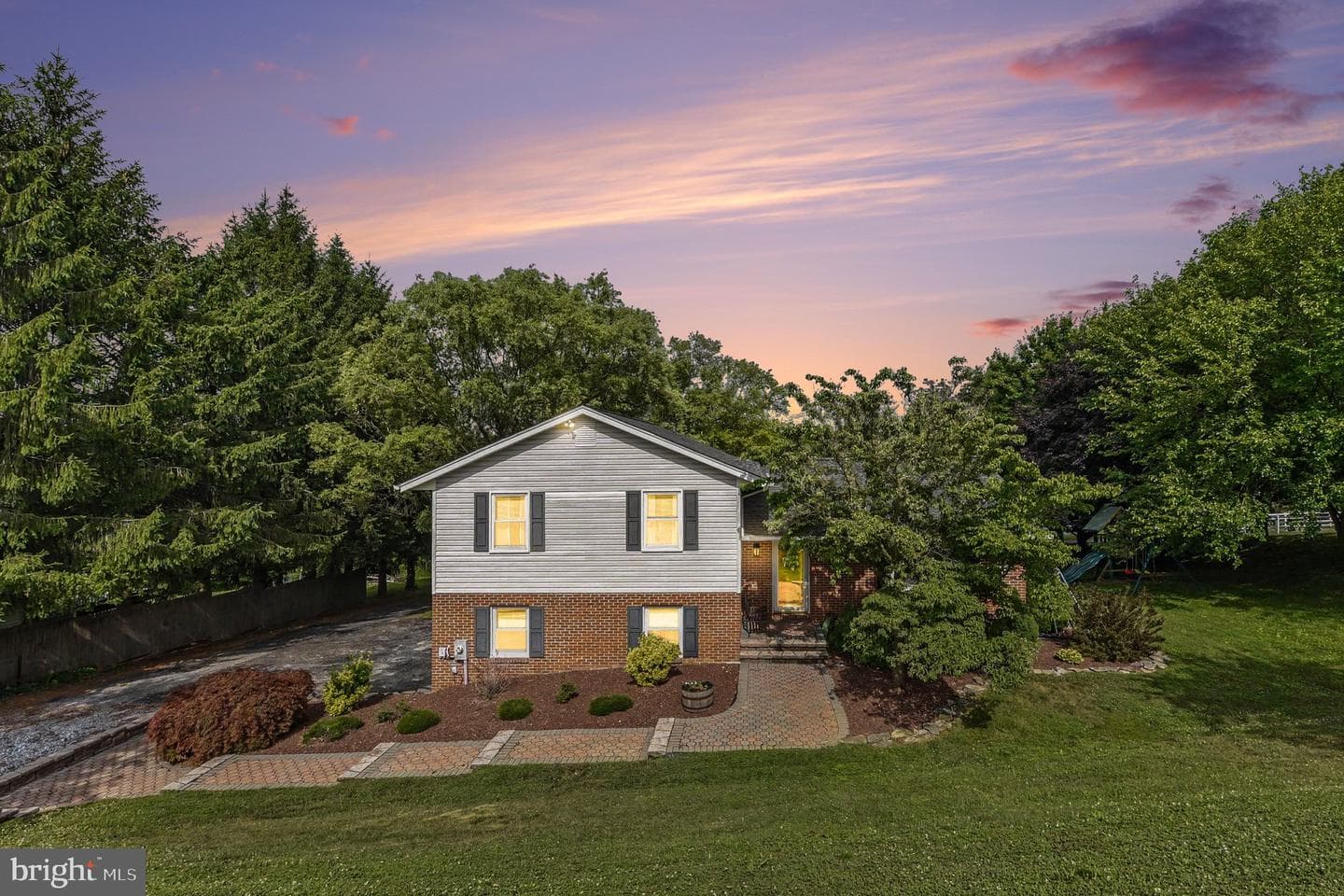 2911 Southwestern Ave, Manchester