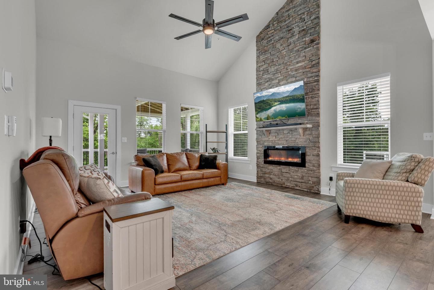 2820 Town View Circle photo 10