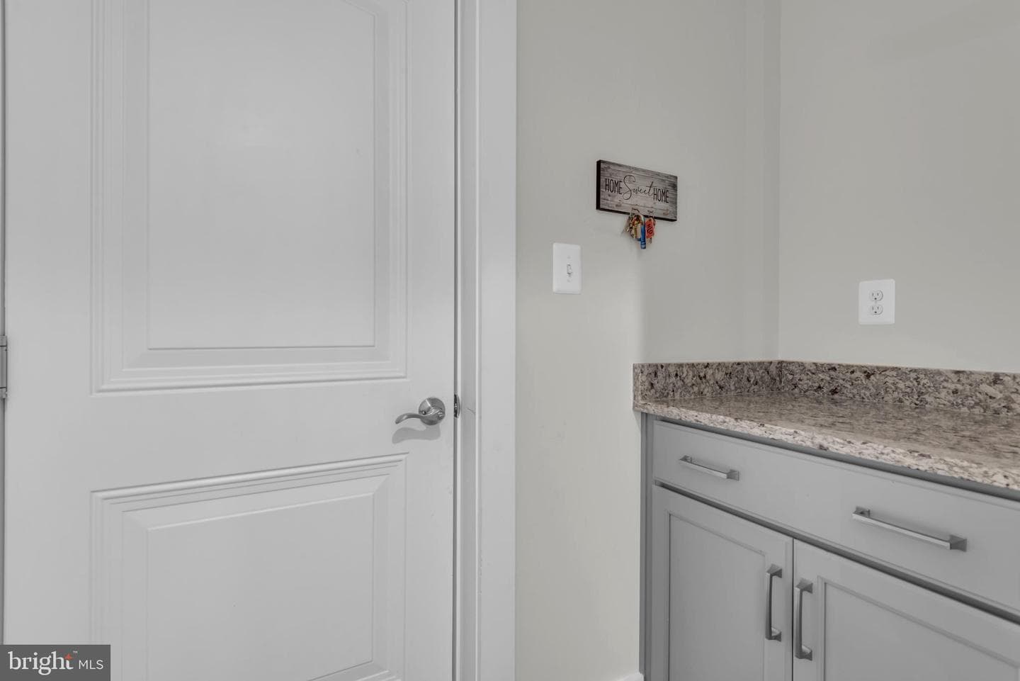 2820 Town View Circle photo 19