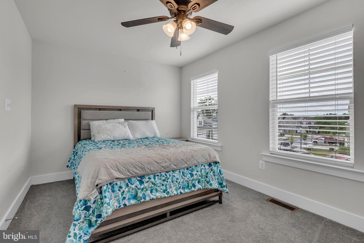 2820 Town View Circle photo 29