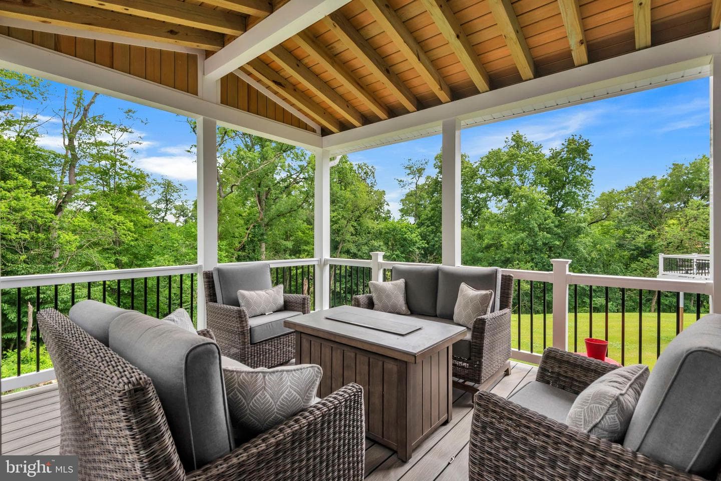 2820 Town View Circle photo 40