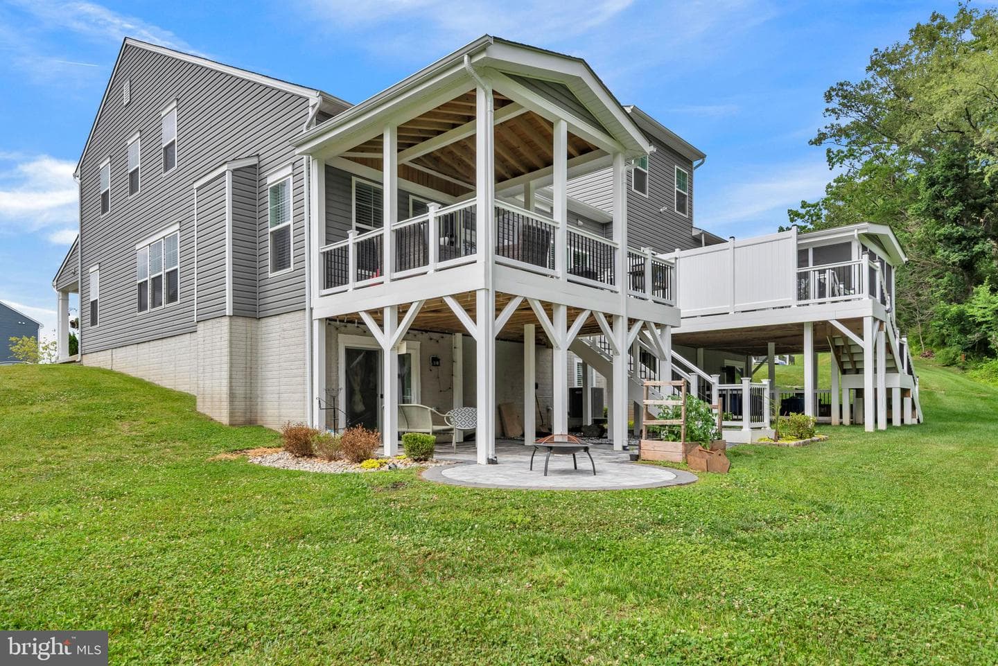 2820 Town View Circle photo 46
