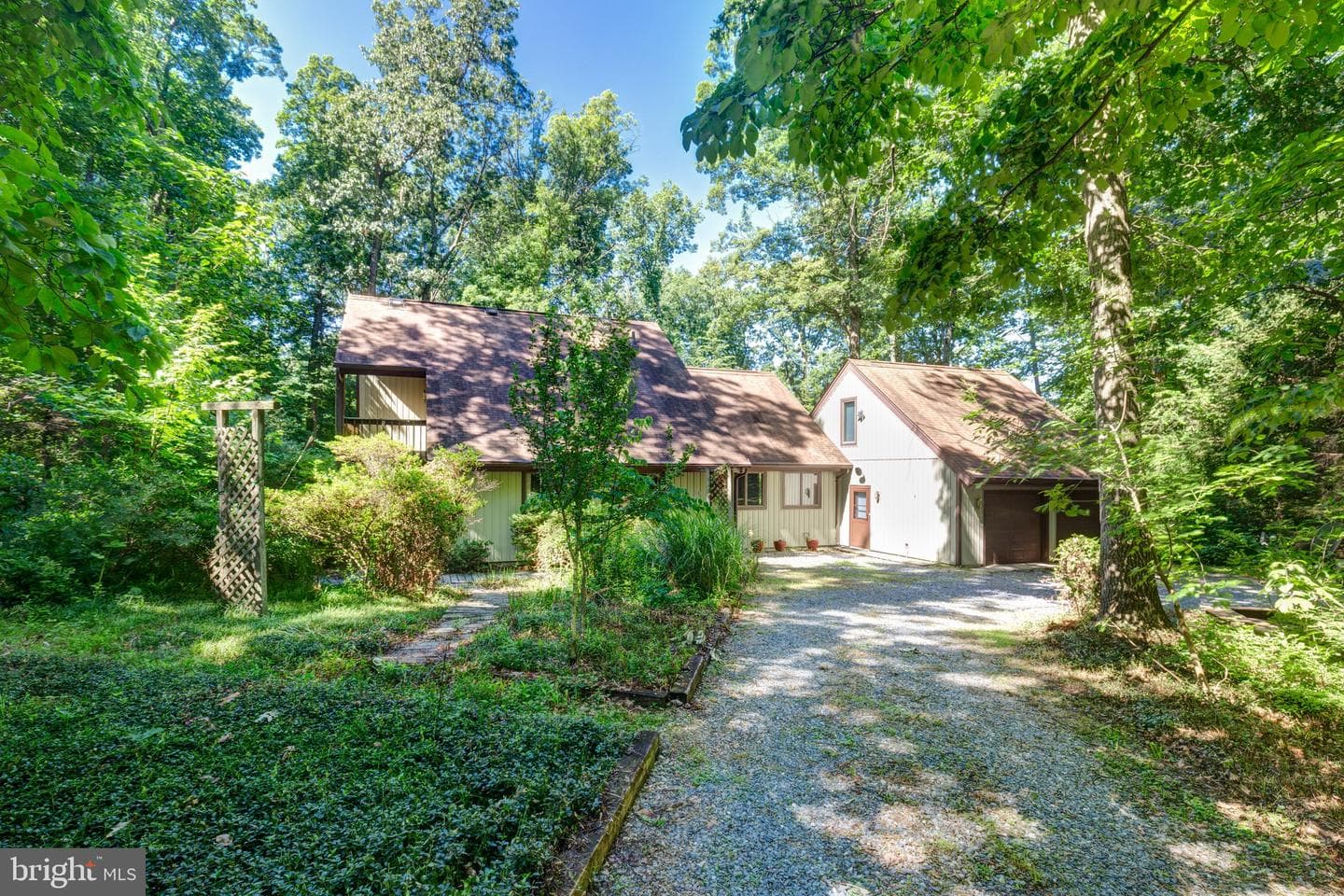 1919 Gravel Drive, Hampstead