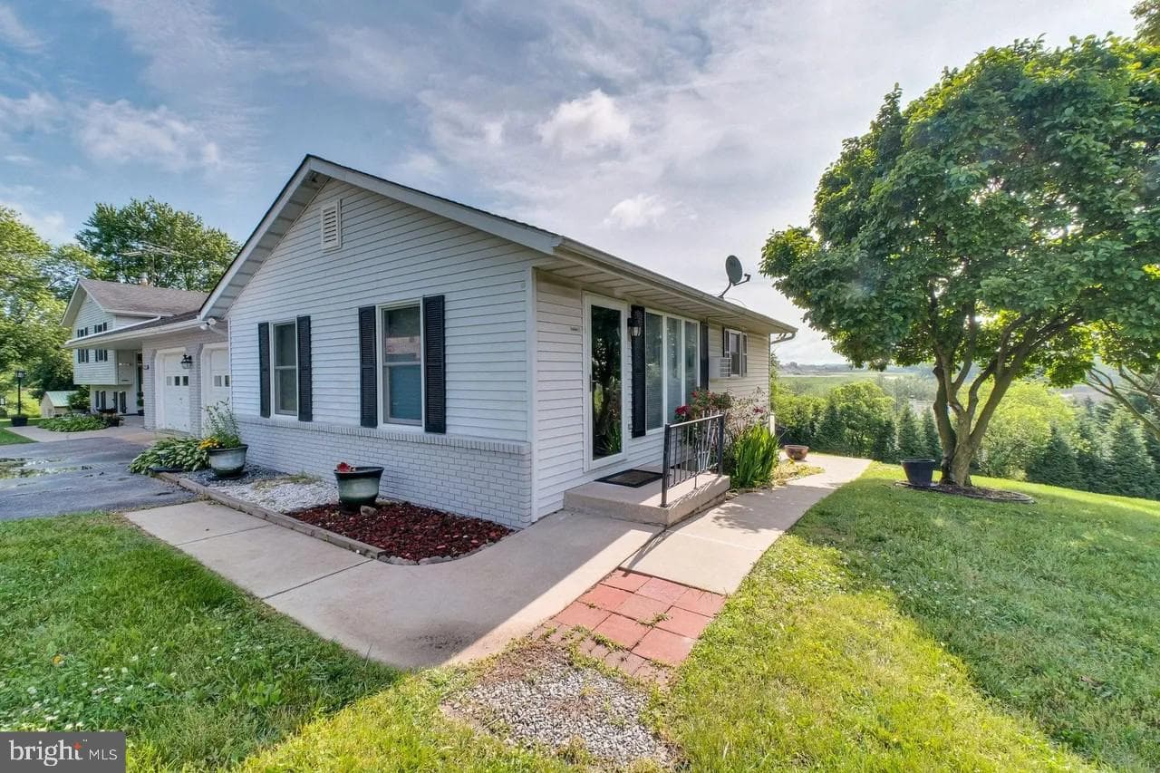 1423 Hallowell Lane photo 5