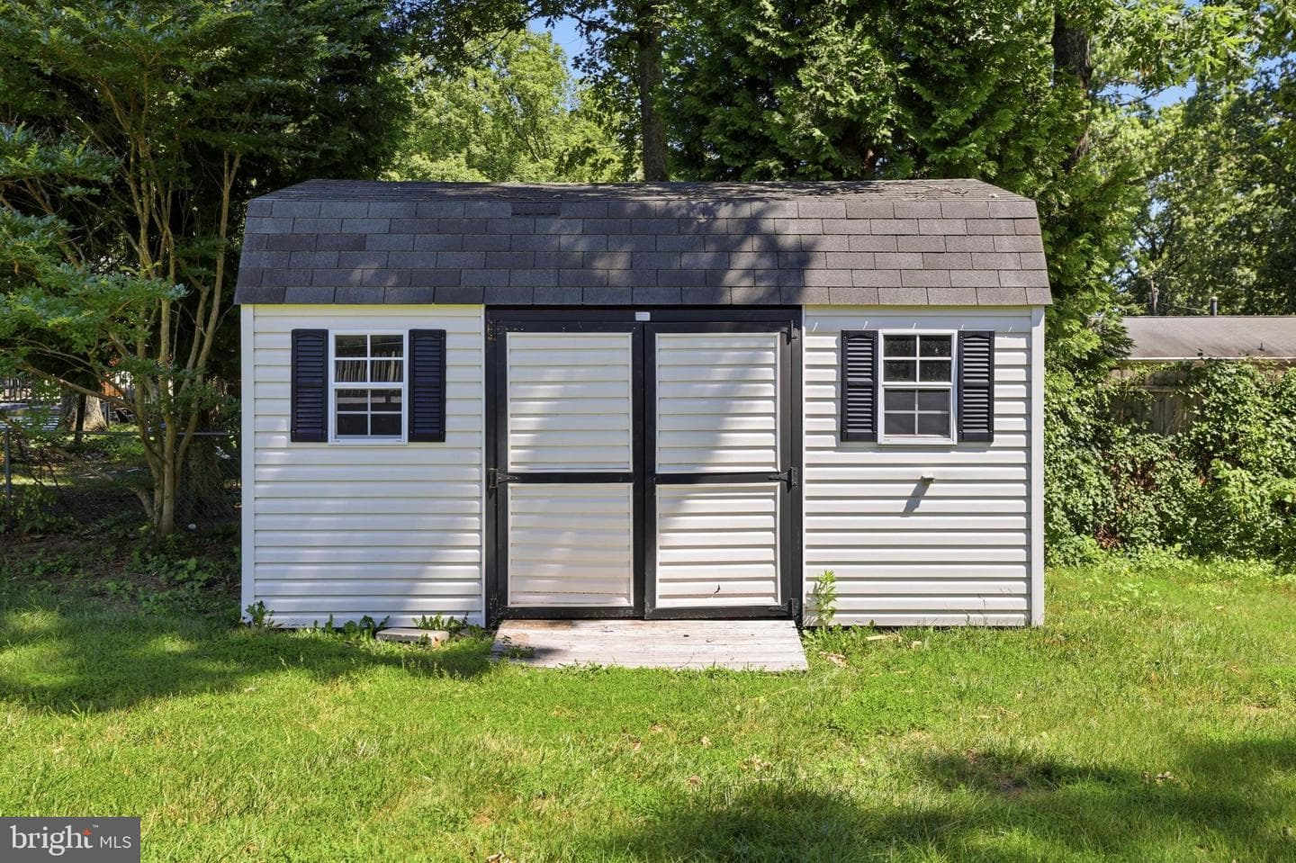 6330 Freedom Avenue photo 39