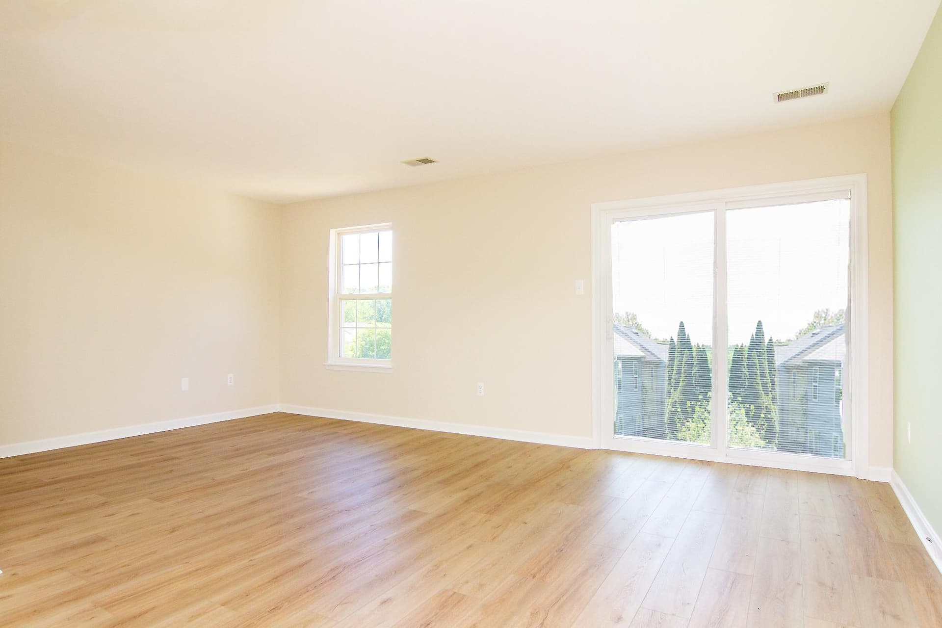 647 Windsor Drive photo 10