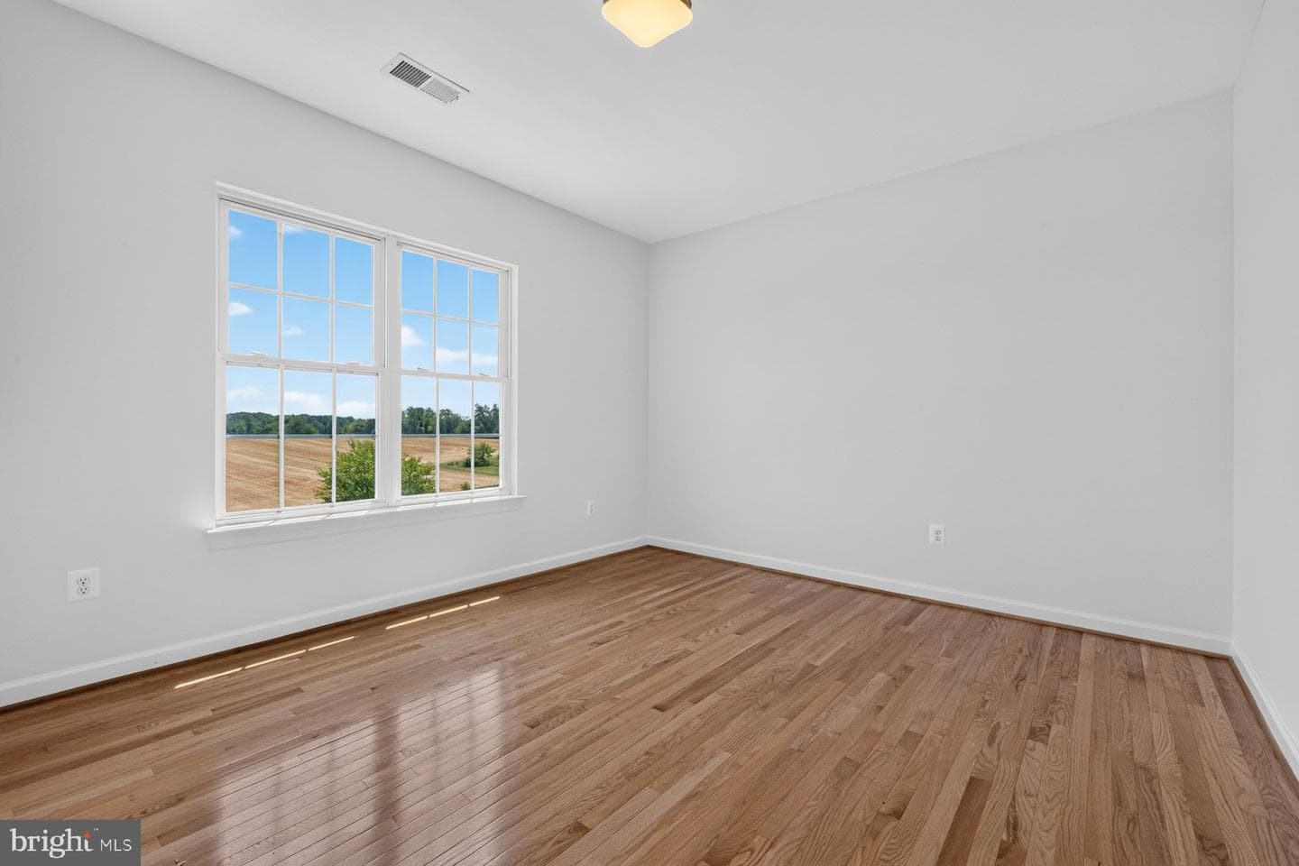 5891 Woodbine Road photo 22