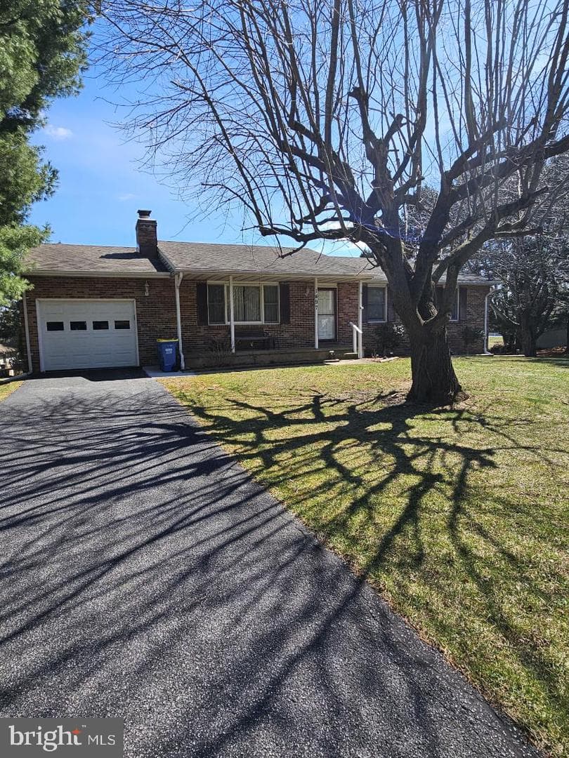 1497 Algonquin Court photo 3
