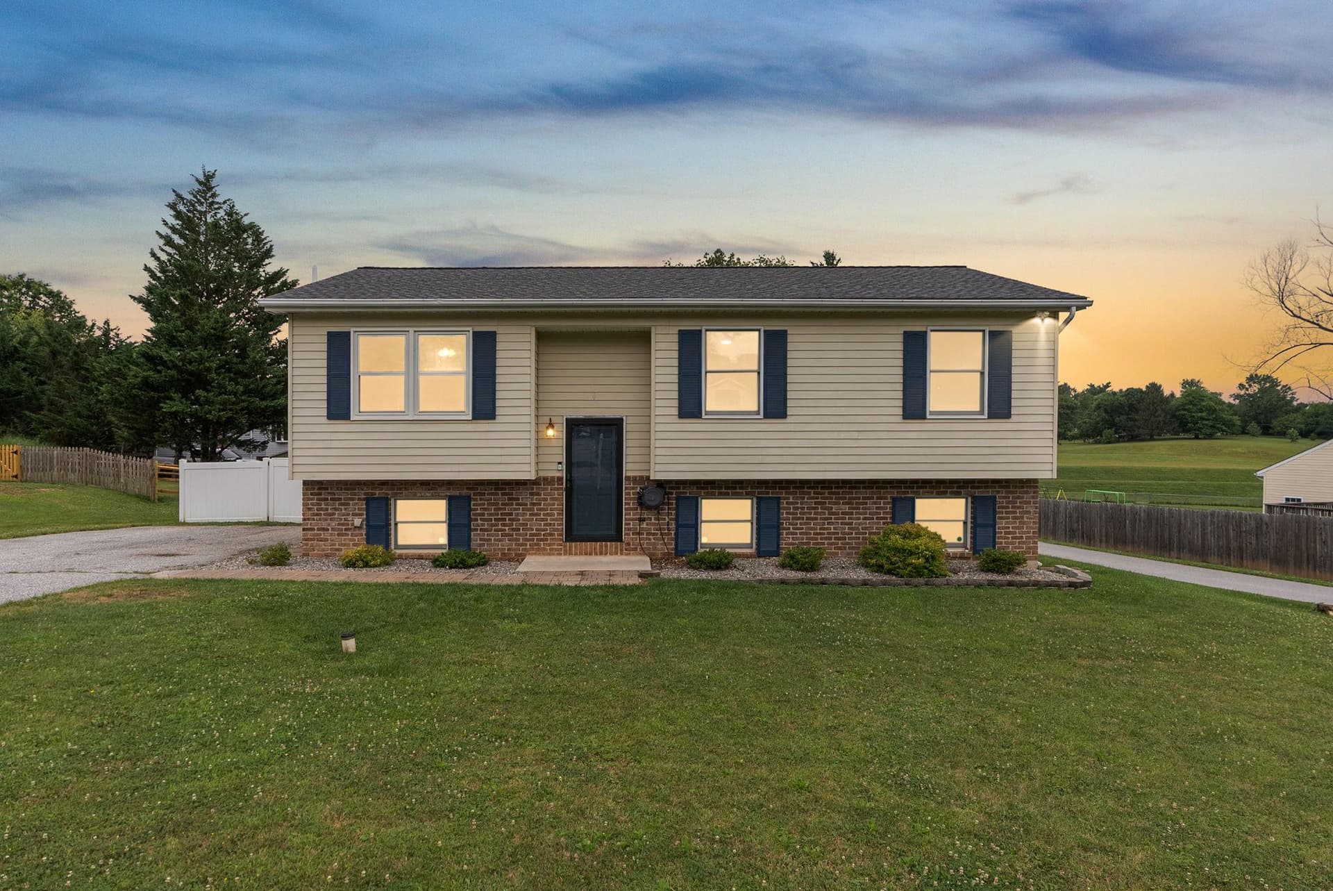 2908 Michelle Road, Manchester