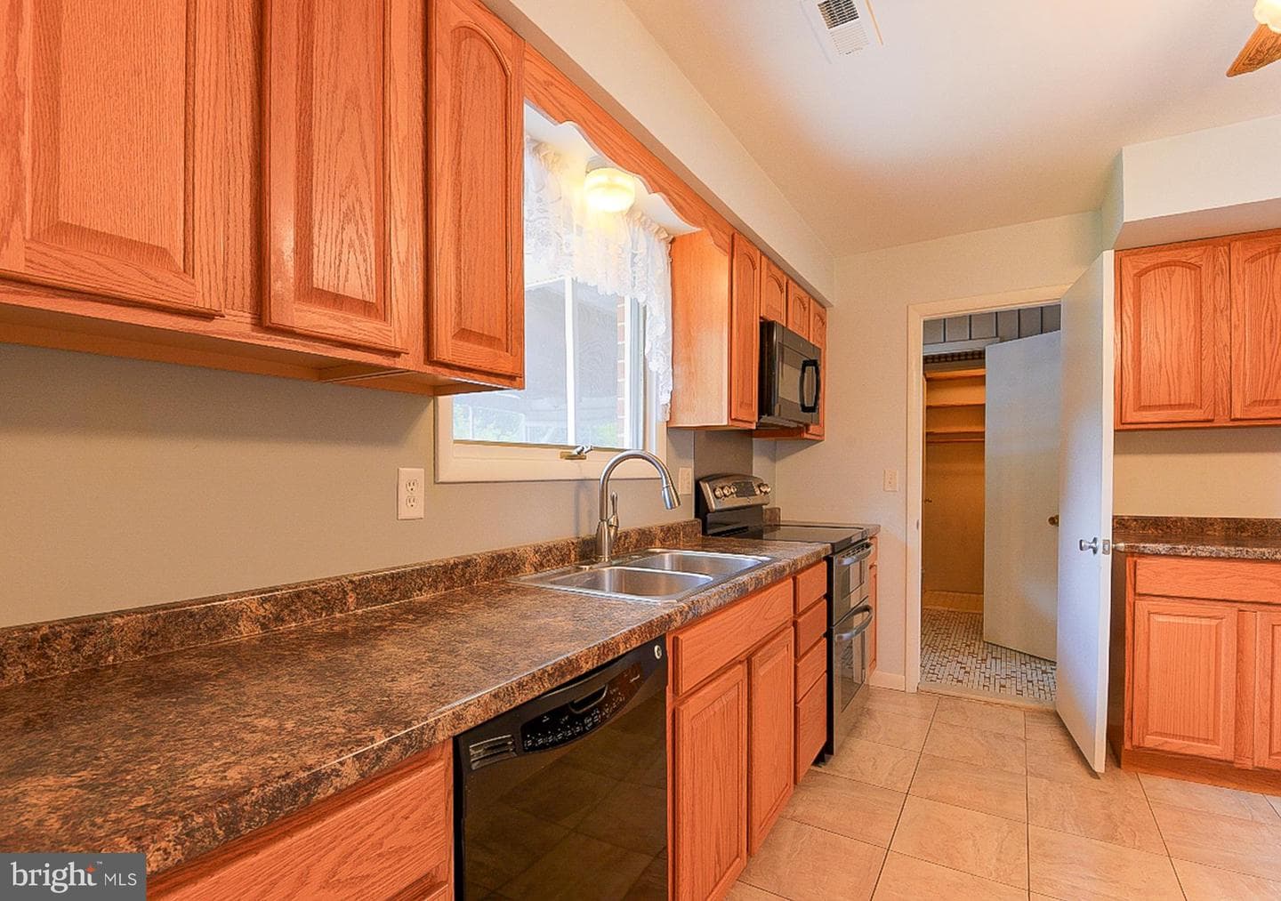 313 Wayne Avenue photo 18