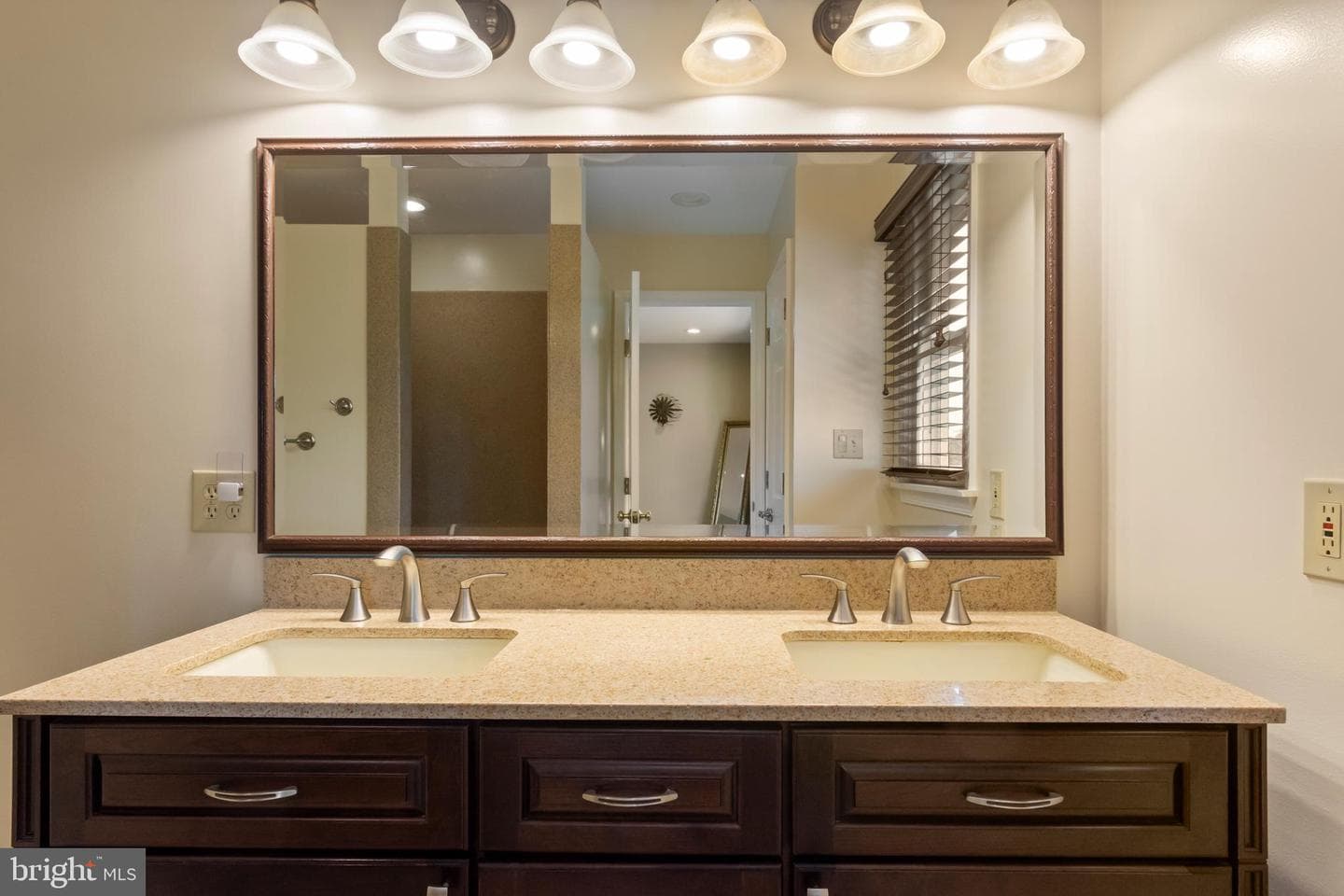 3206 Eves Way photo 17