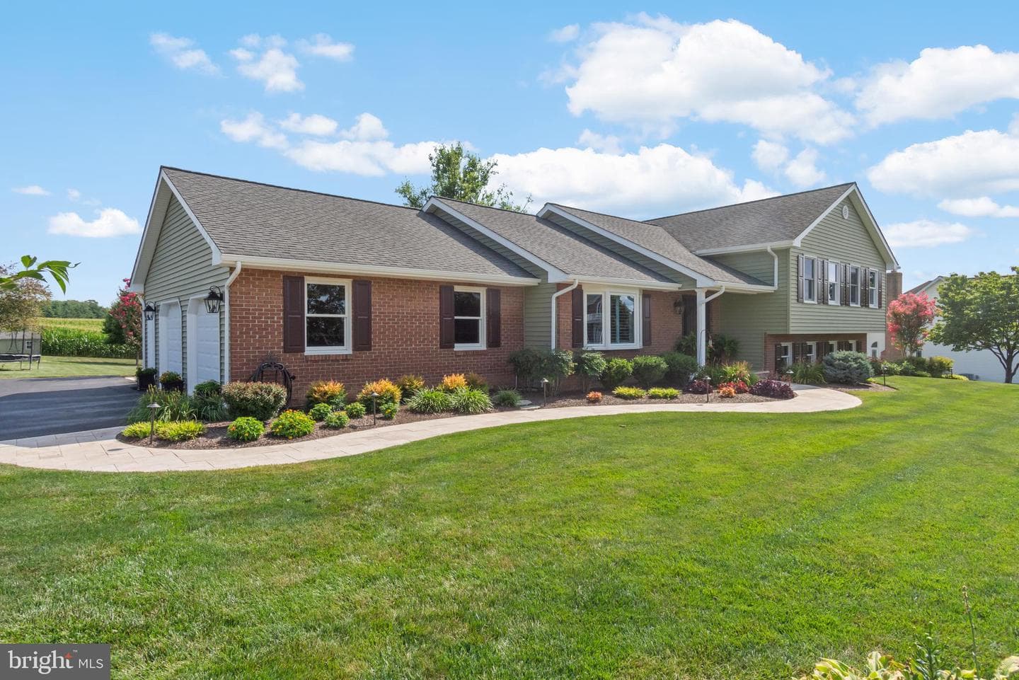 3206 Eves Way, Hampstead
