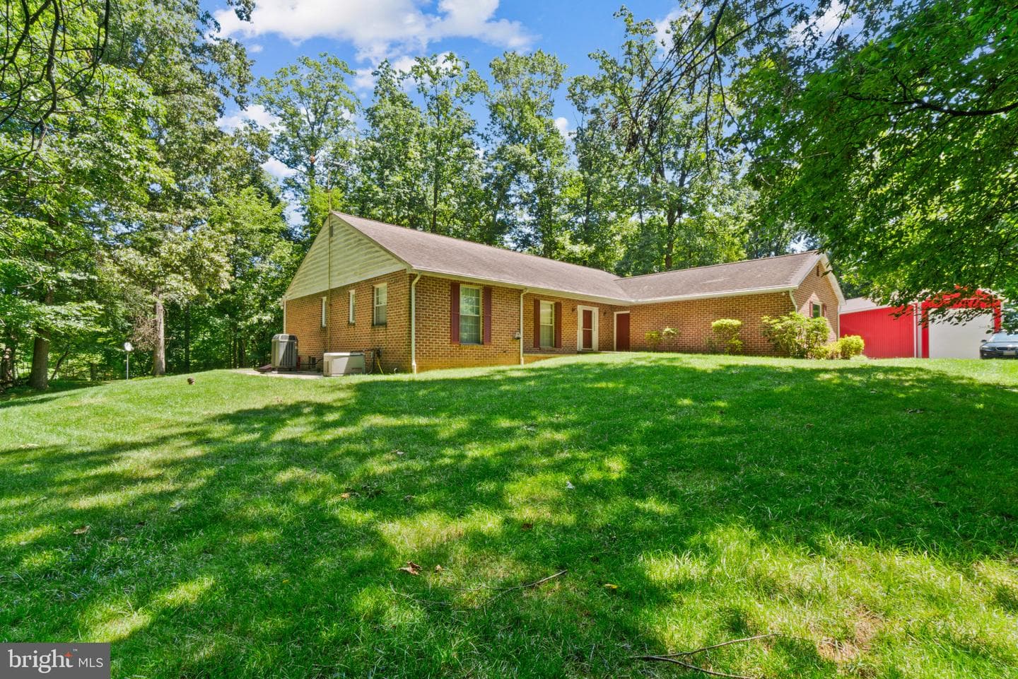 2597 Braddock Road photo 4