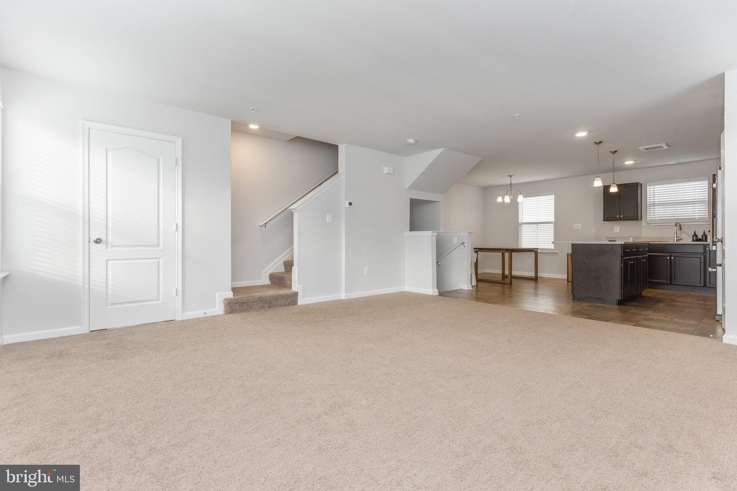 300 Carbine Street photo 10