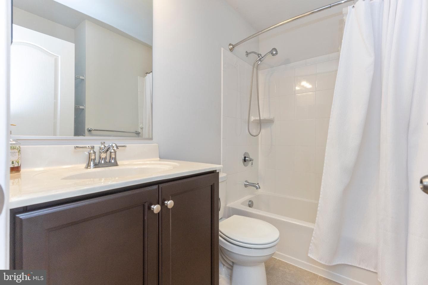 300 Carbine Street photo 11