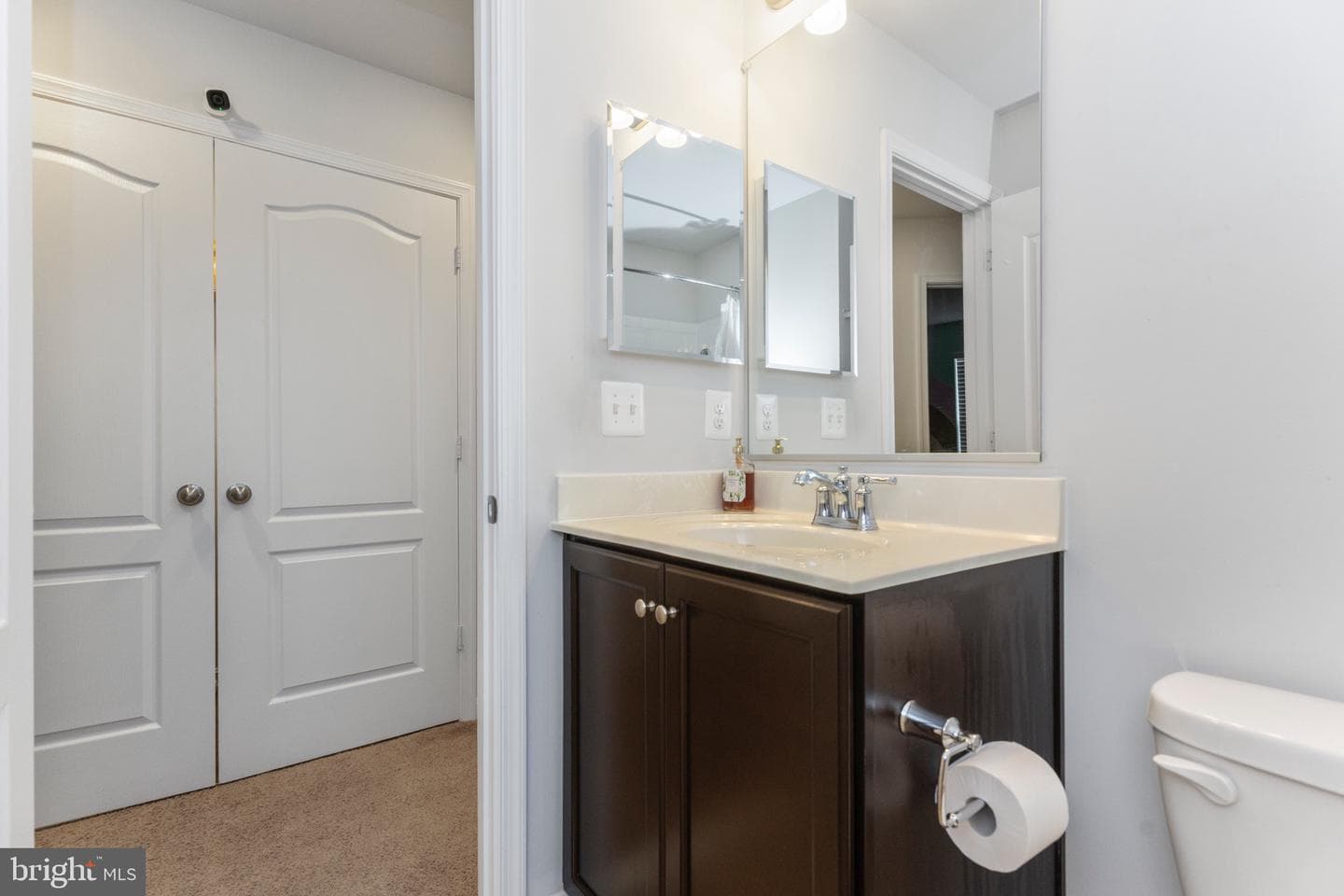 300 Carbine Street photo 12